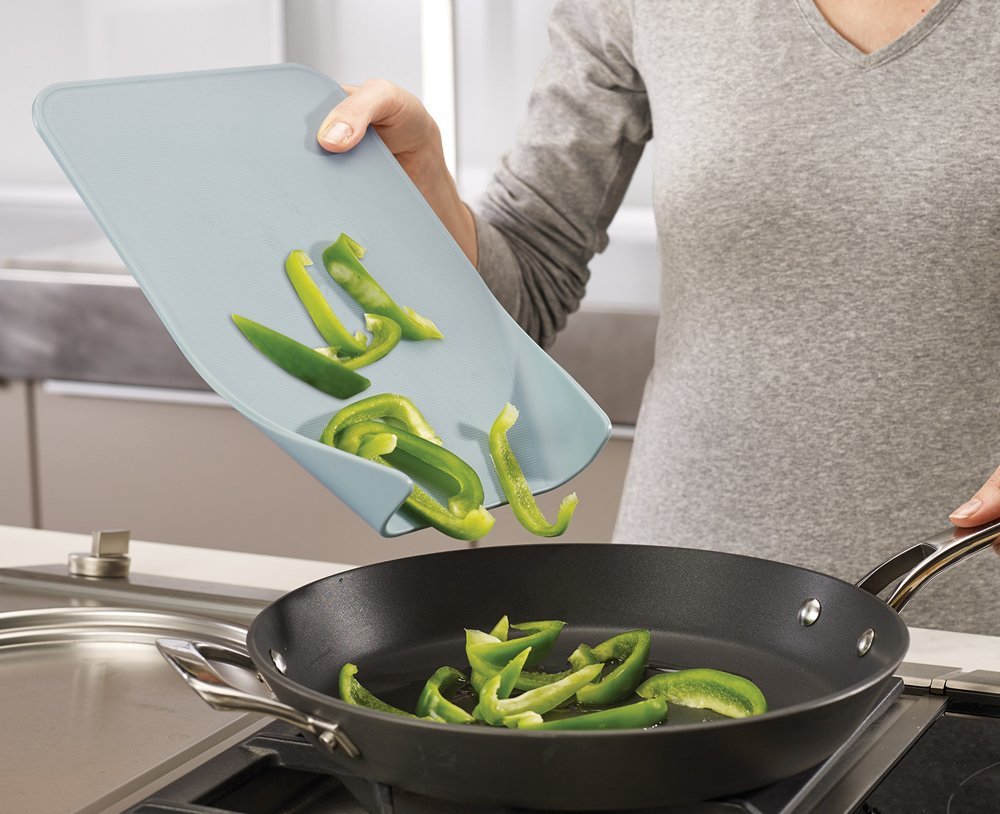 How to Clean and Disinfect Plastic Cutting Boards- A Cultivated Nest