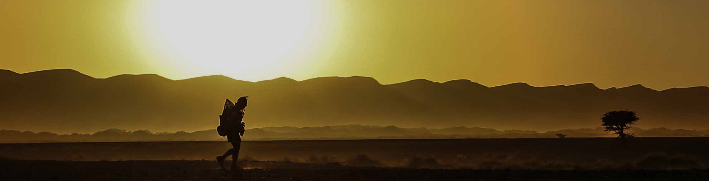 runner at sunset, Marathon des Sables