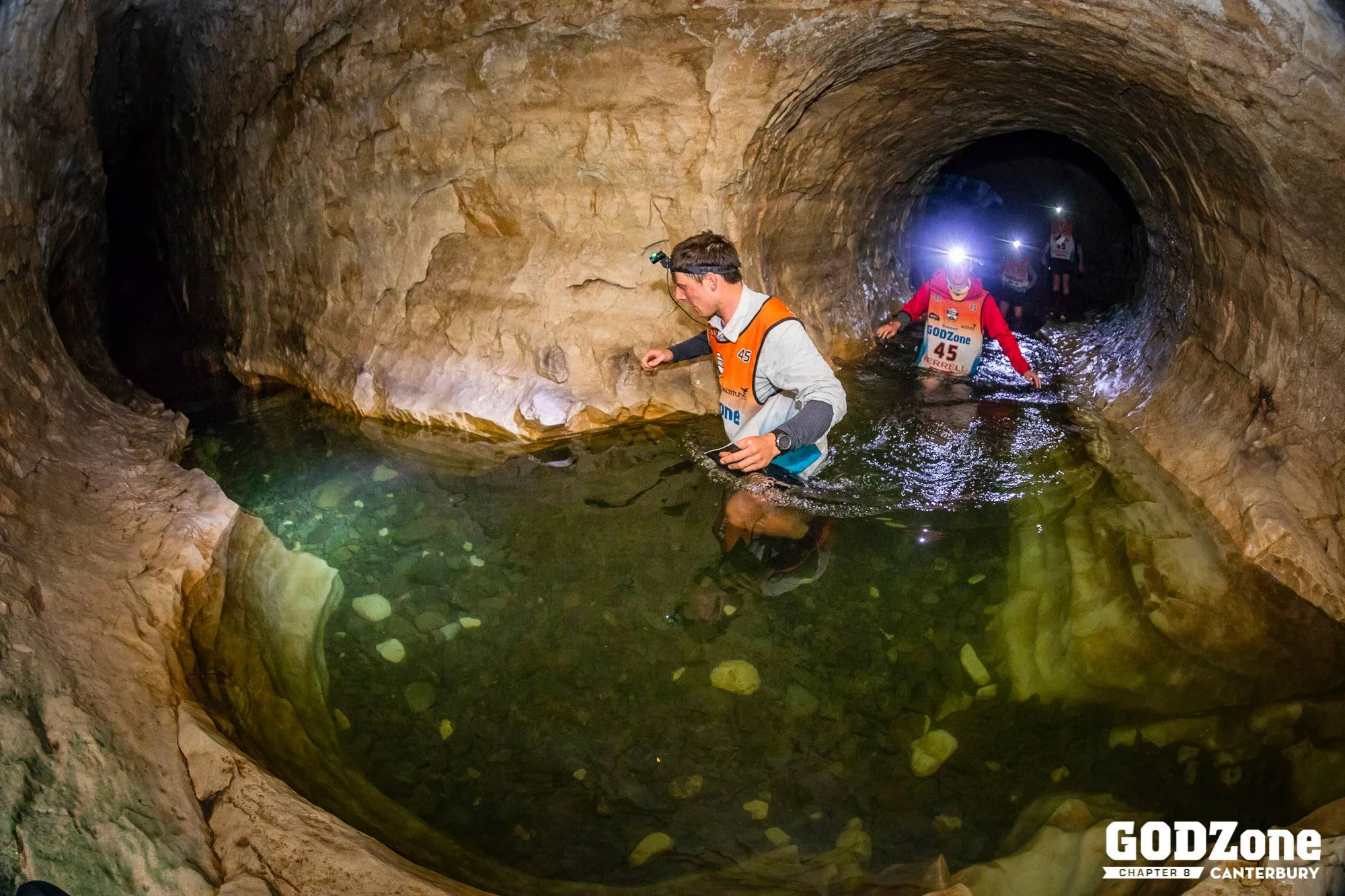 Day 2 : Negotiating Cave Stream, towards the end of Stage 2, photo Alexandre Socci