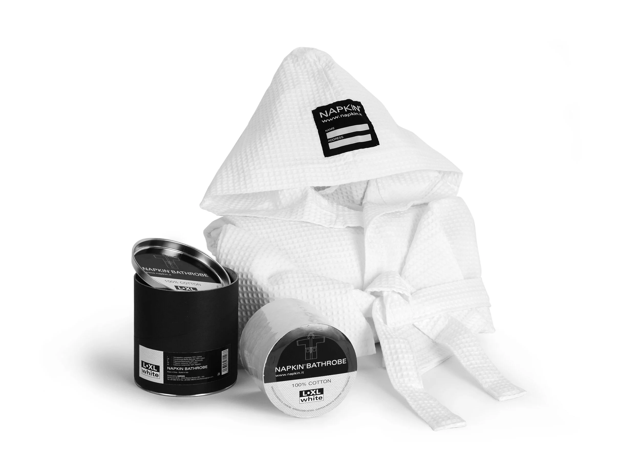 bathrobe_white_bw.JPG