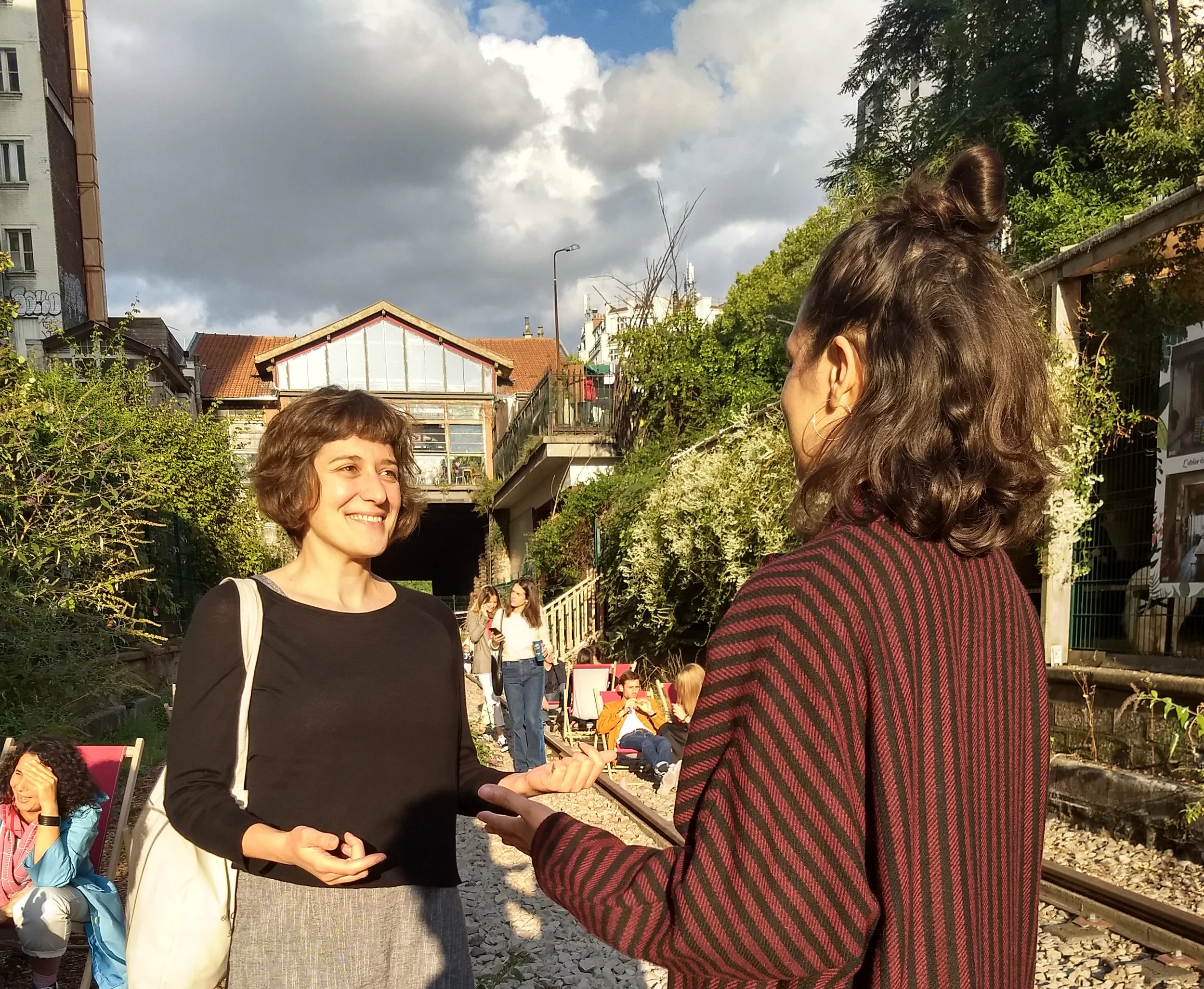  Ioana (à gauche) et Isabel (à droite). 