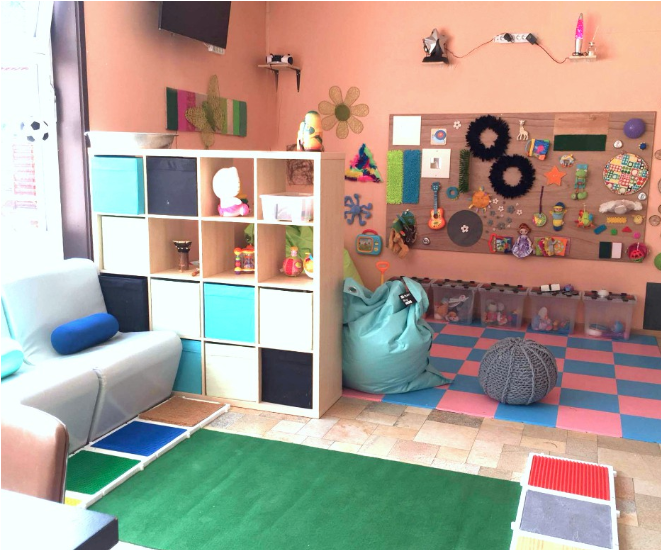  Exemple d’espace de stimulation pour les enfants avec autisme dans une école maternelle (UEMA), par Cloé Maillet, psychomotricienne. 