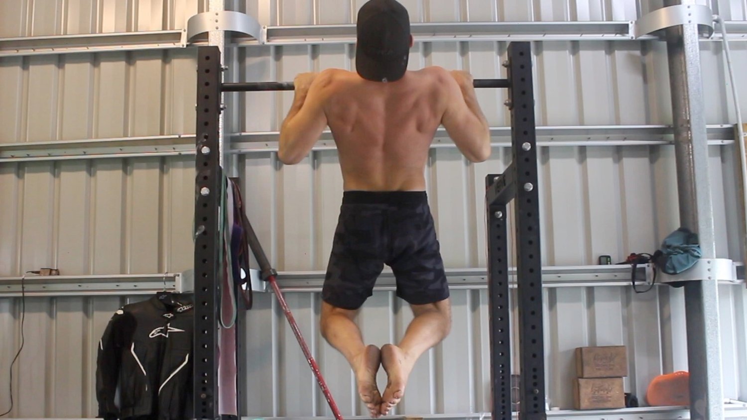 When should and shouldn't I use a band for chin-ups? — The Sustainable  Training Method