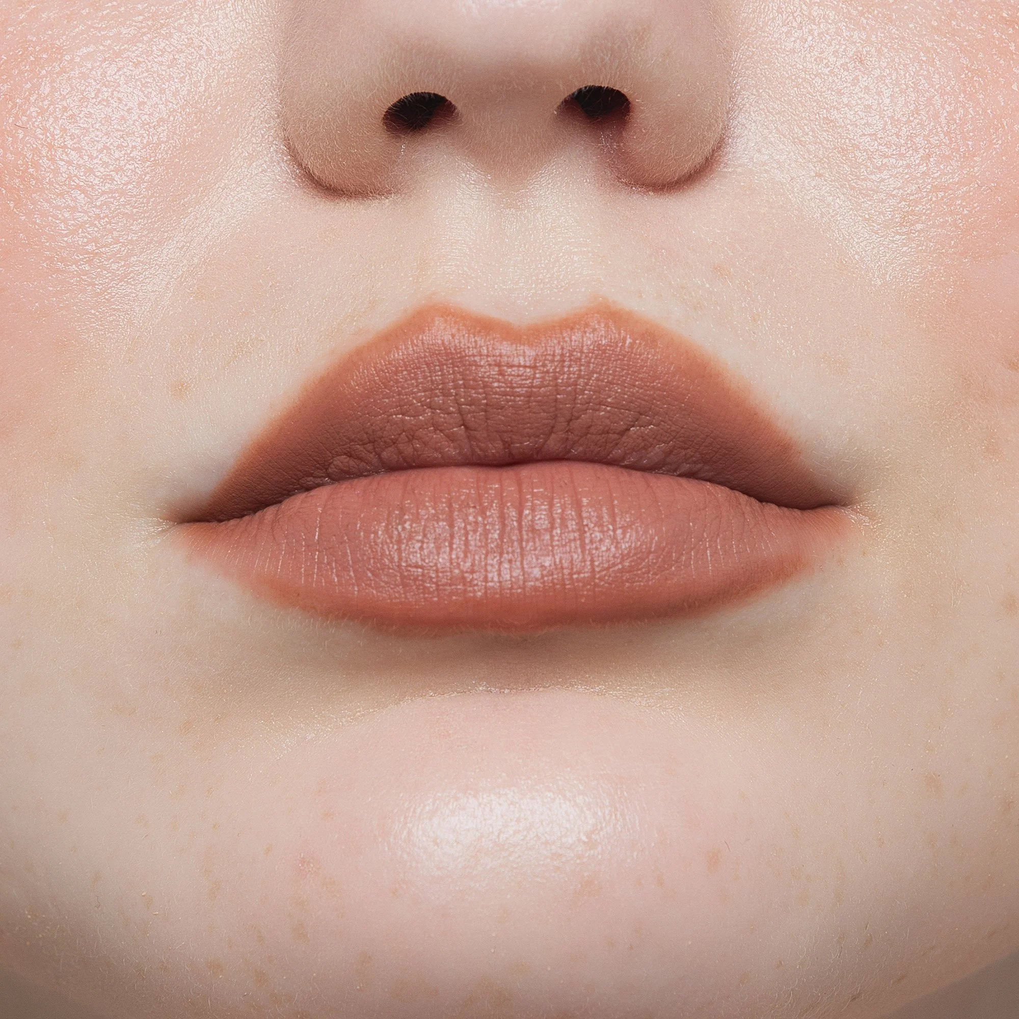 bylyko-lipcrayon_creamydreamy_toffeetalk-1189-F33-0001-packshot_formula-2000x2000.jpg
