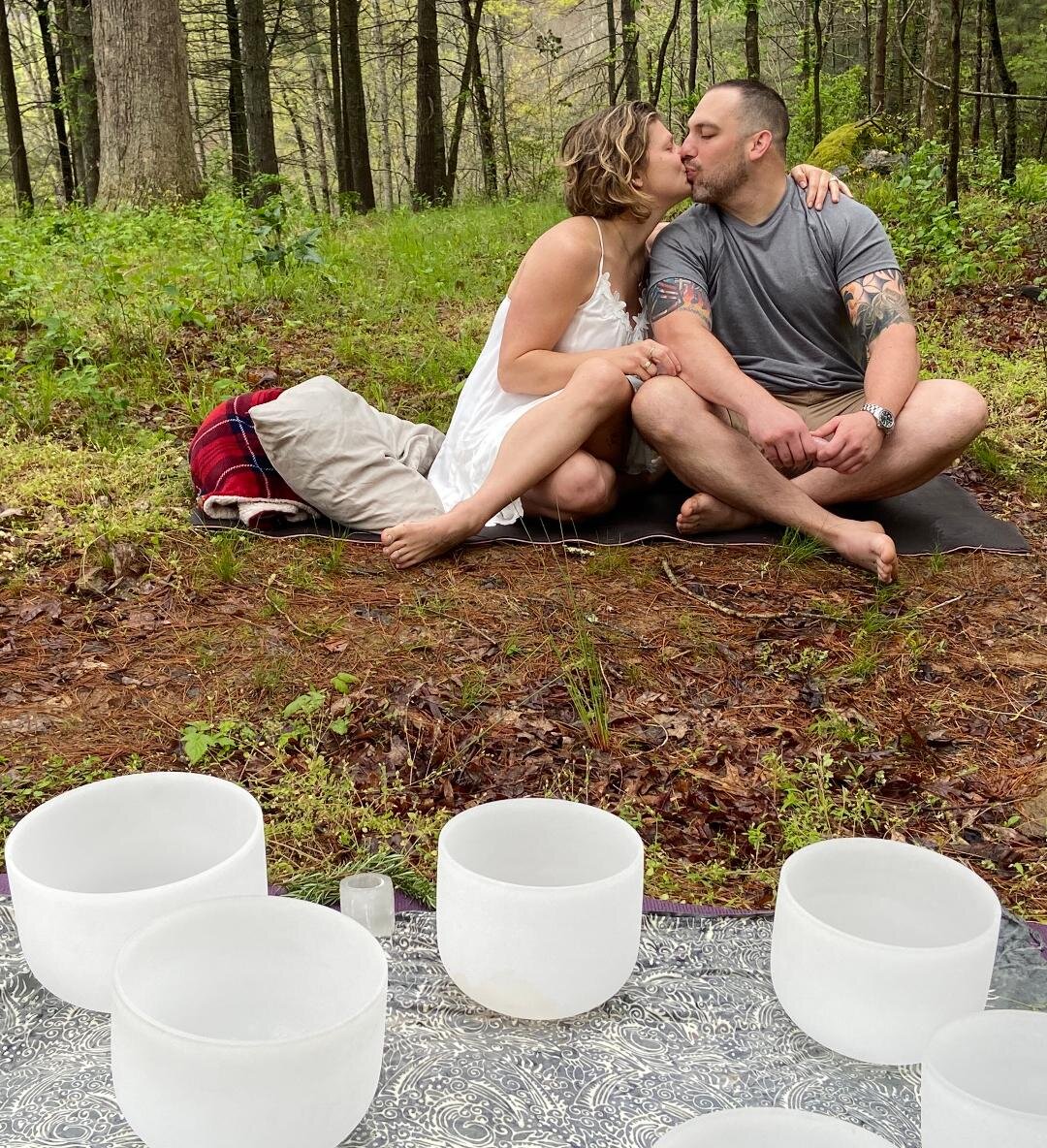 Crystal bowl w couple kissing.jpg