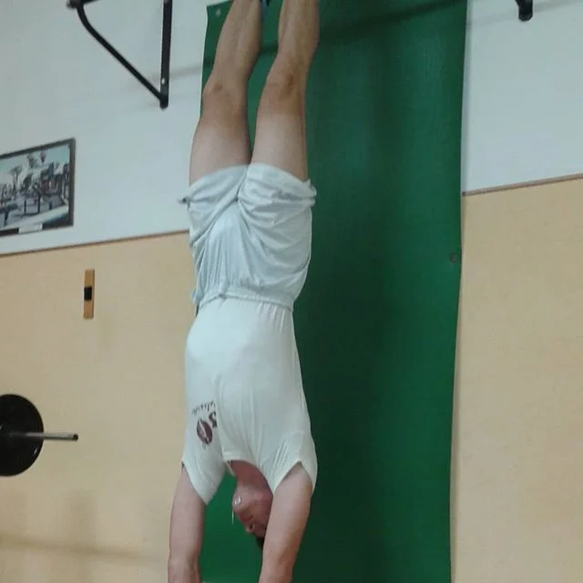 #stretching per il rachide in #palestroteca . Schiena d ' acciaio .