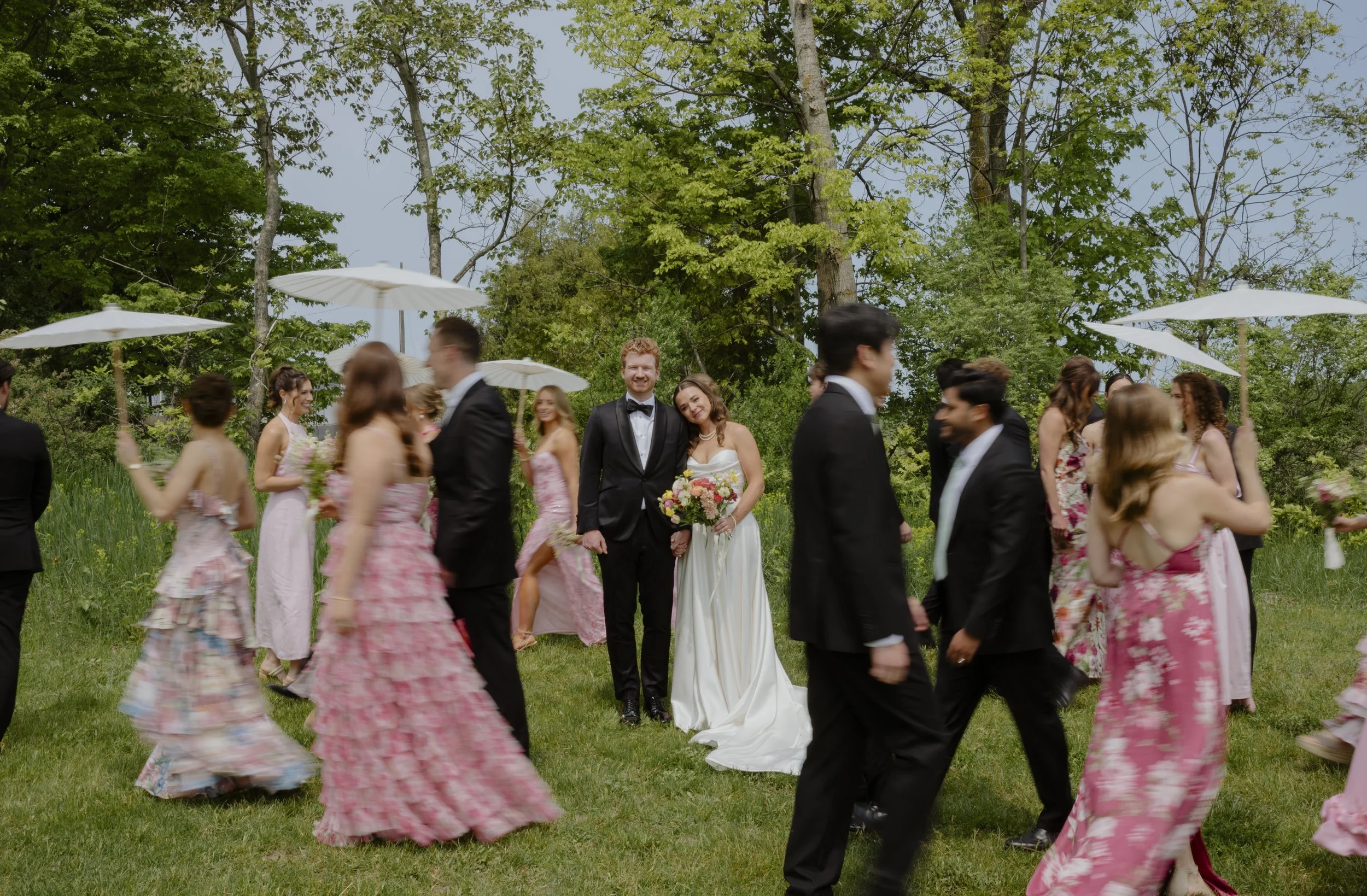 large bridal party photos, unique bridal party photos