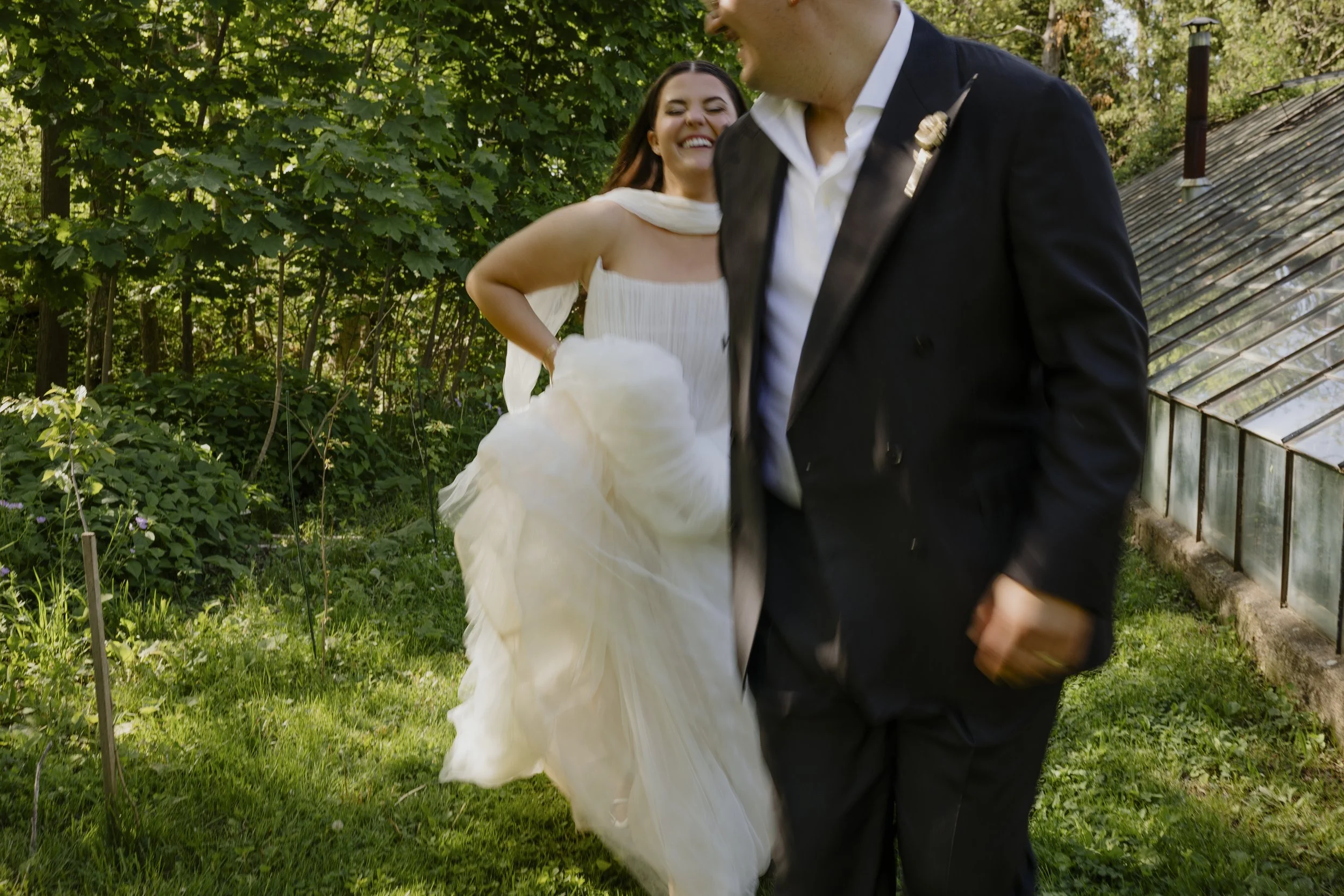 candid wedding photos, blurry wedding photos, bride and groom photos, movement photos