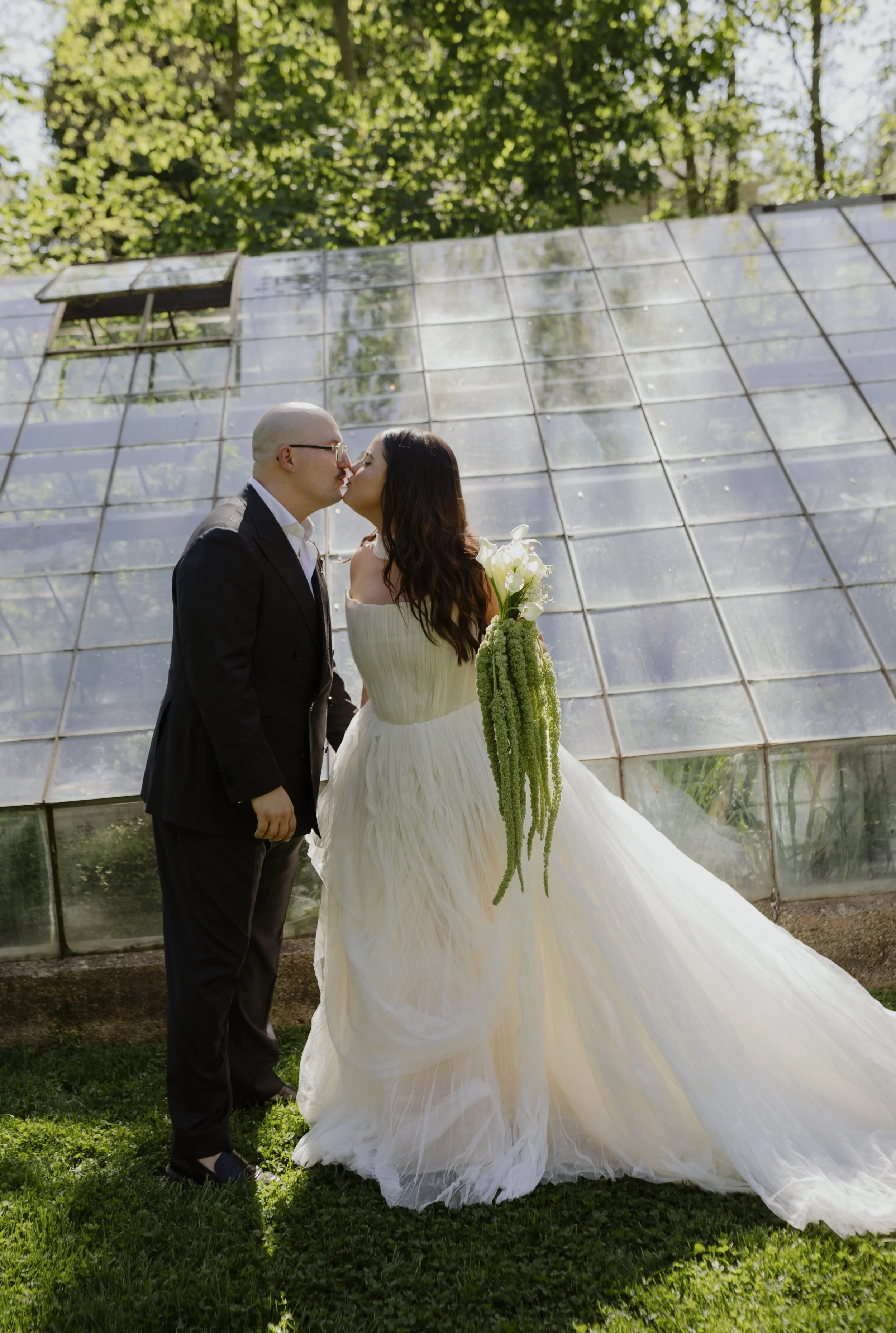 michigan wedding, spring wedding, bride and groom photos