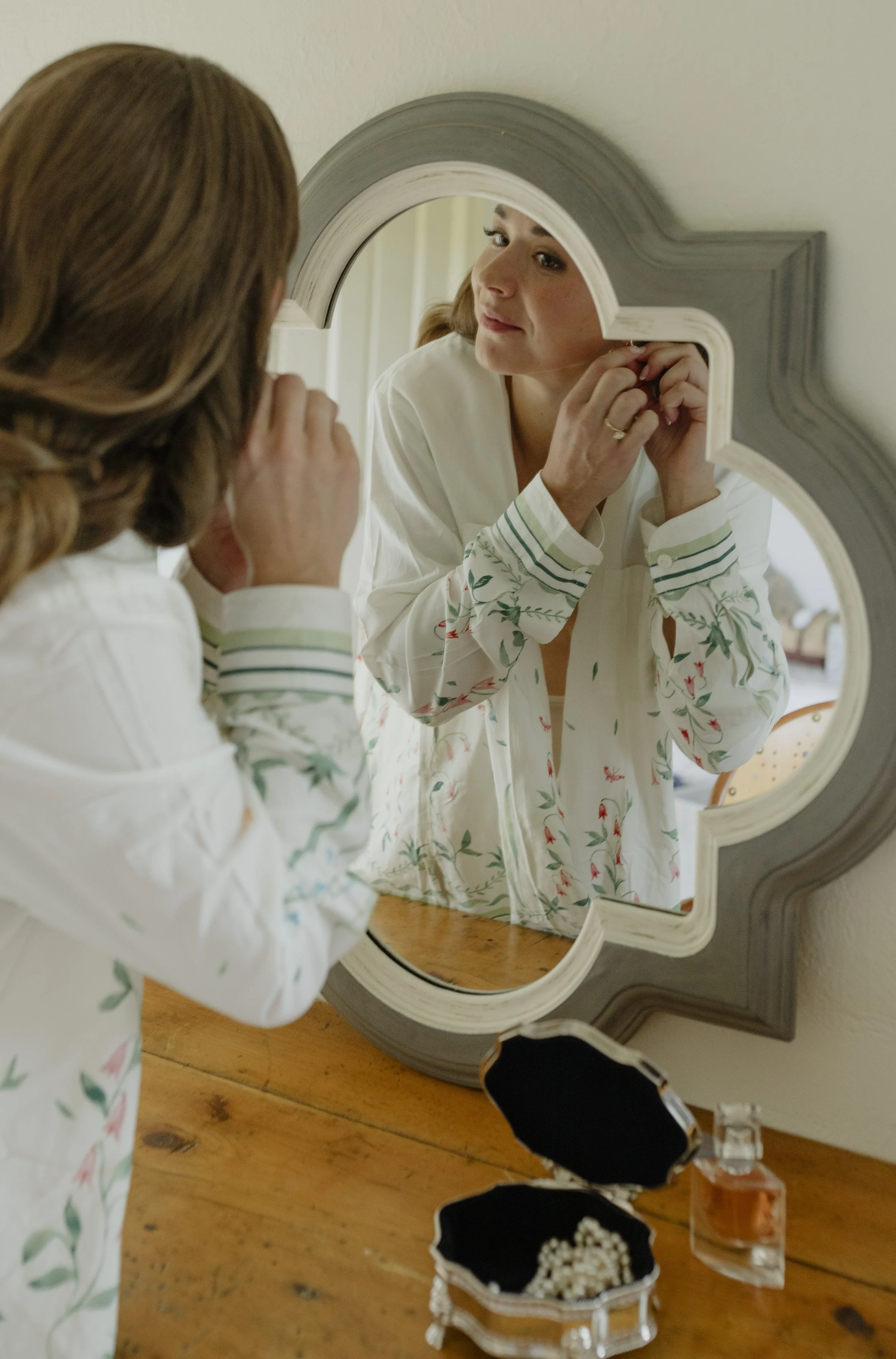 documentary wedding photos, getting ready photos, candid wedding photos, documentary wedding photographer