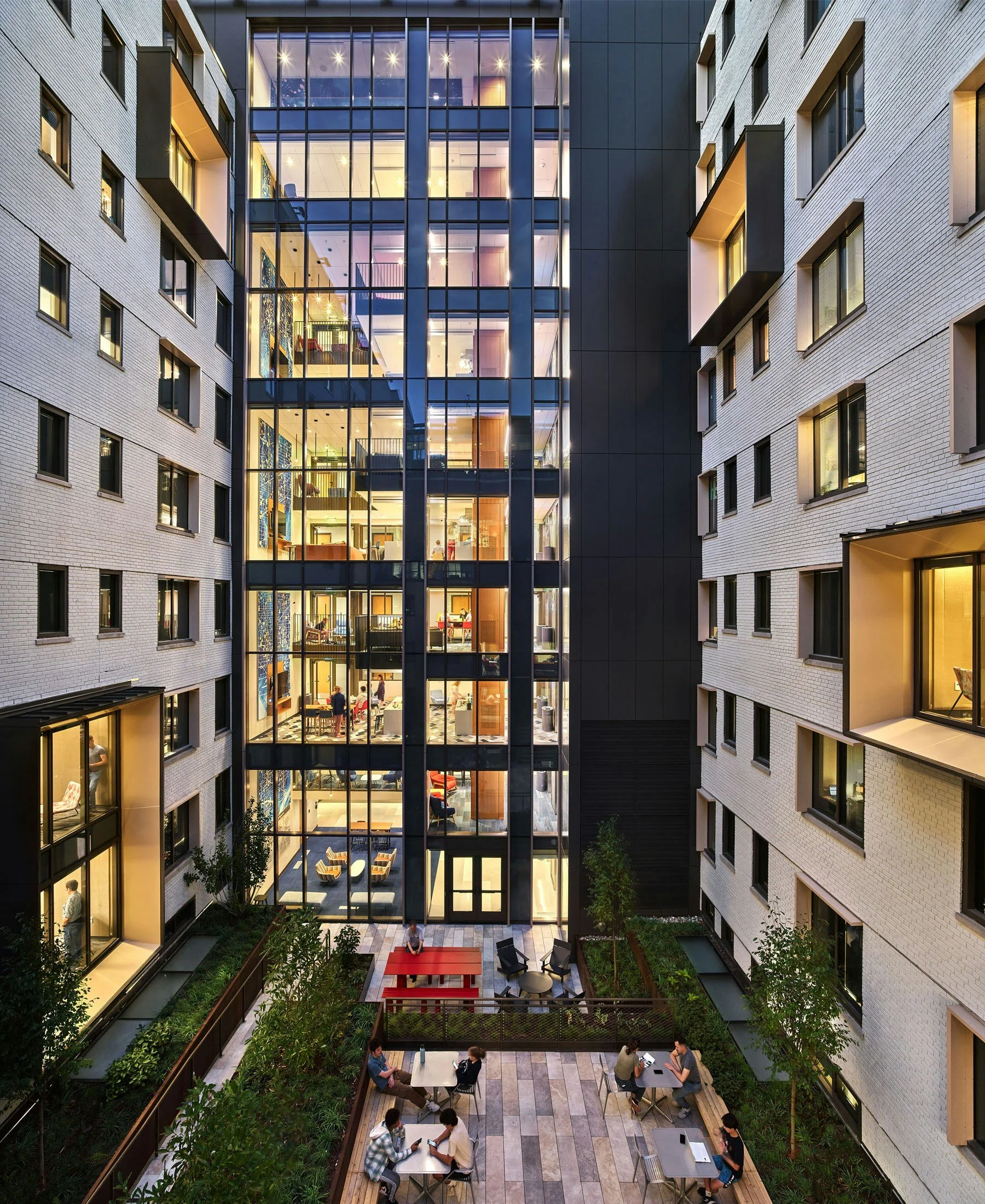 Web_Thurston Hall_Exterior_Courtyard from South_VMDO_Alan Karchmer.jpeg