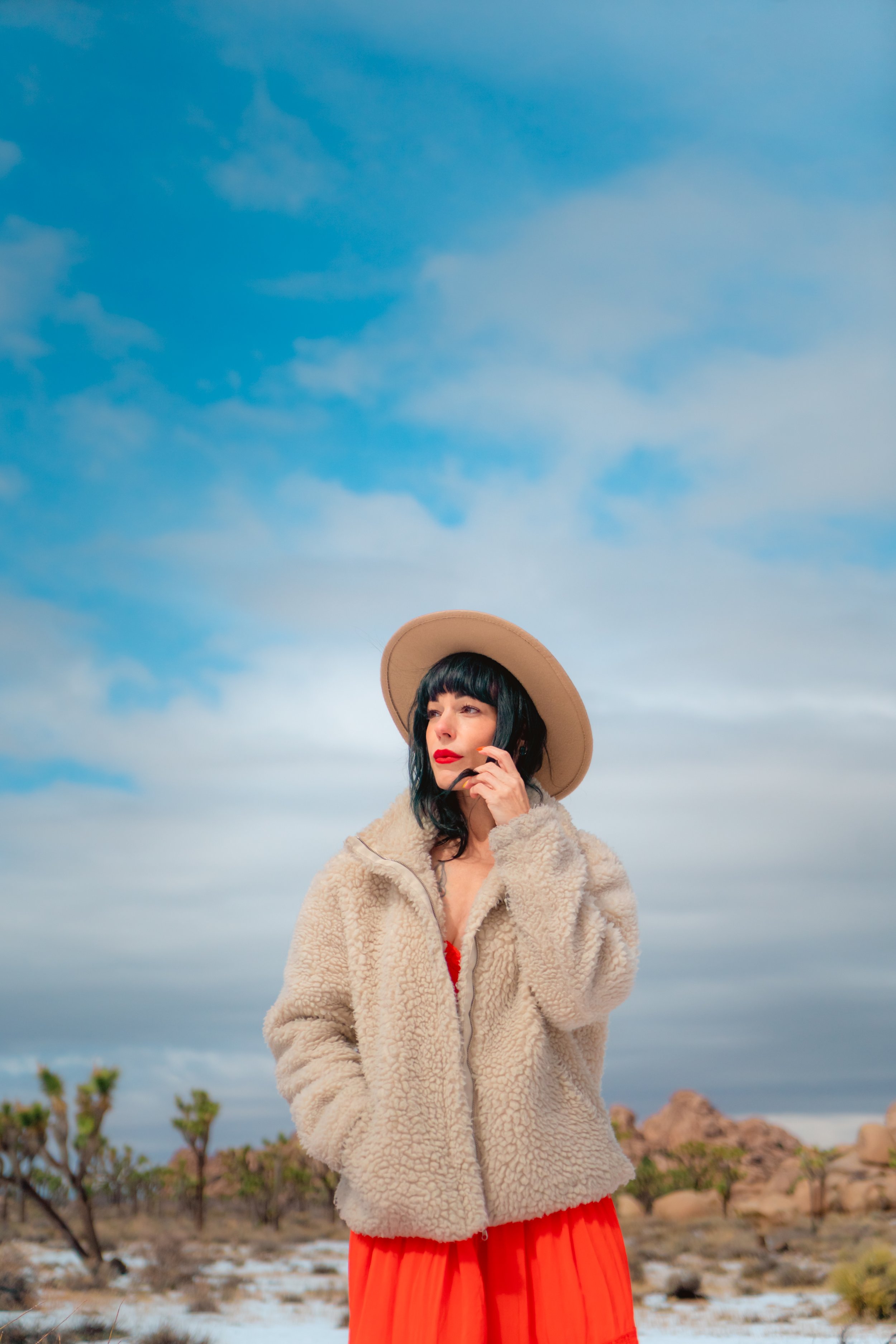 25_Snowy-Joshua-tree-Mariah-portraits_Joseph-Barber-photography00671.jpg