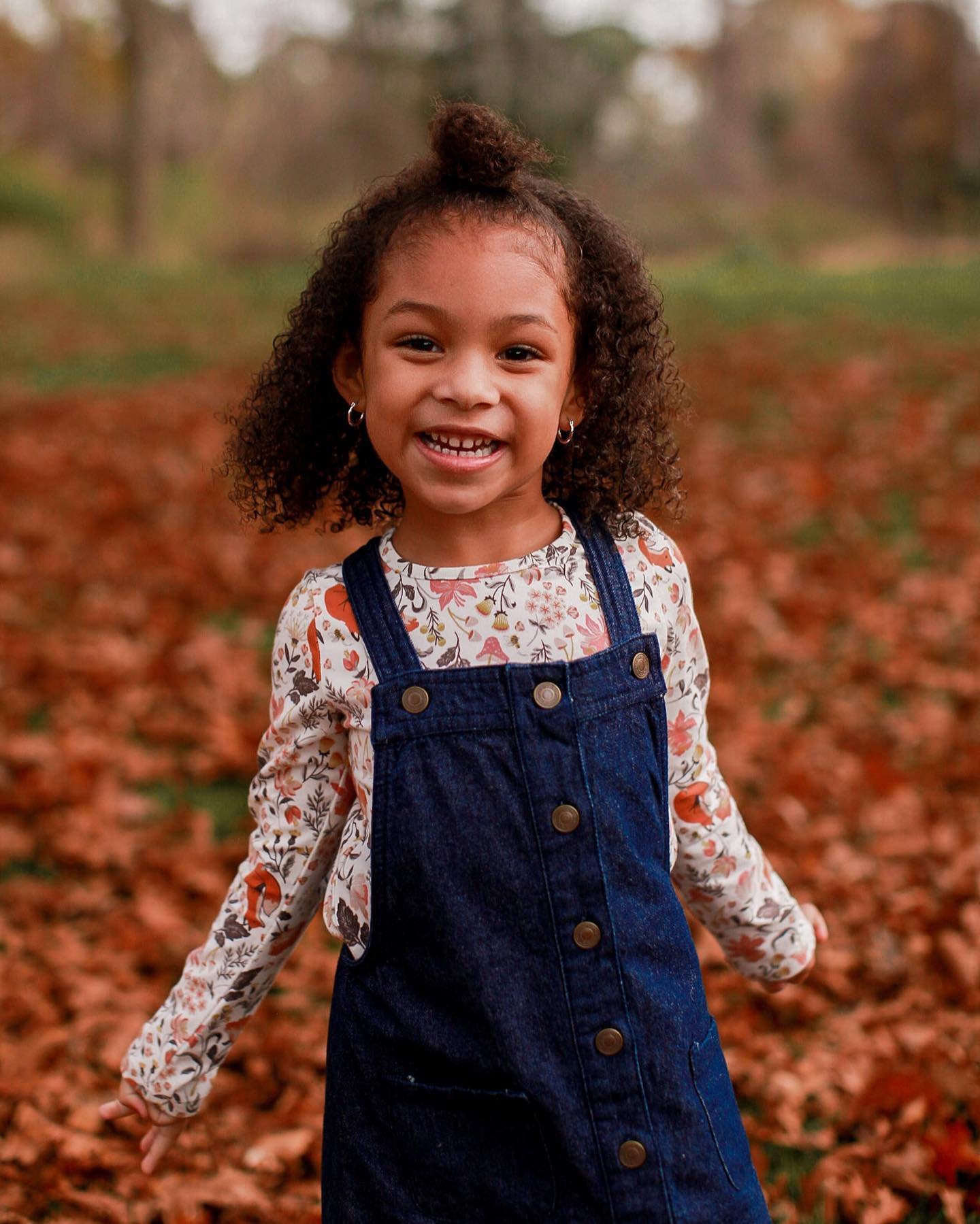 This girl 🤩 I&rsquo;m wrapping up edits on last week&rsquo;s sessions. So so excited to share more! If you&rsquo;re waiting on me for pictures please know I&rsquo;m on it 🫶🏻 Stay at home mom of 3 life provides random pockets of time to edit - but 