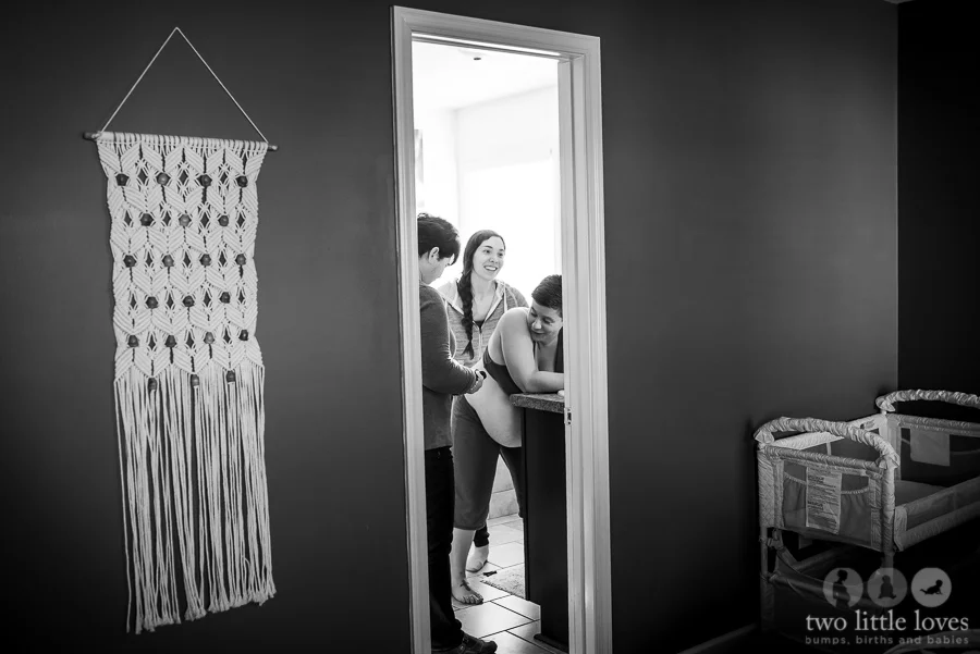 Mom_Labors_At_Home_Warner_Robins_Birth_Photography_Natural_Delivery09.jpg