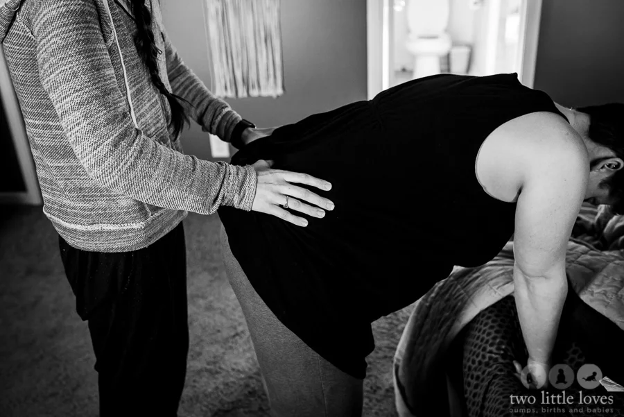 Mom_Labors_At_Home_Warner_Robins_Birth_Photography_Natural_Delivery23.jpg
