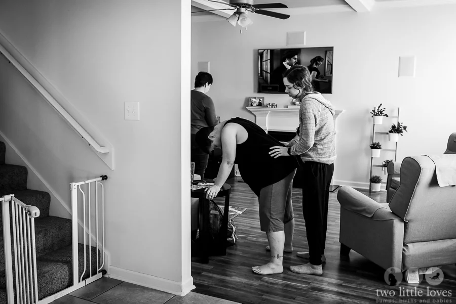 Mom_Labors_At_Home_Warner_Robins_Birth_Photography_Natural_Delivery30.jpg