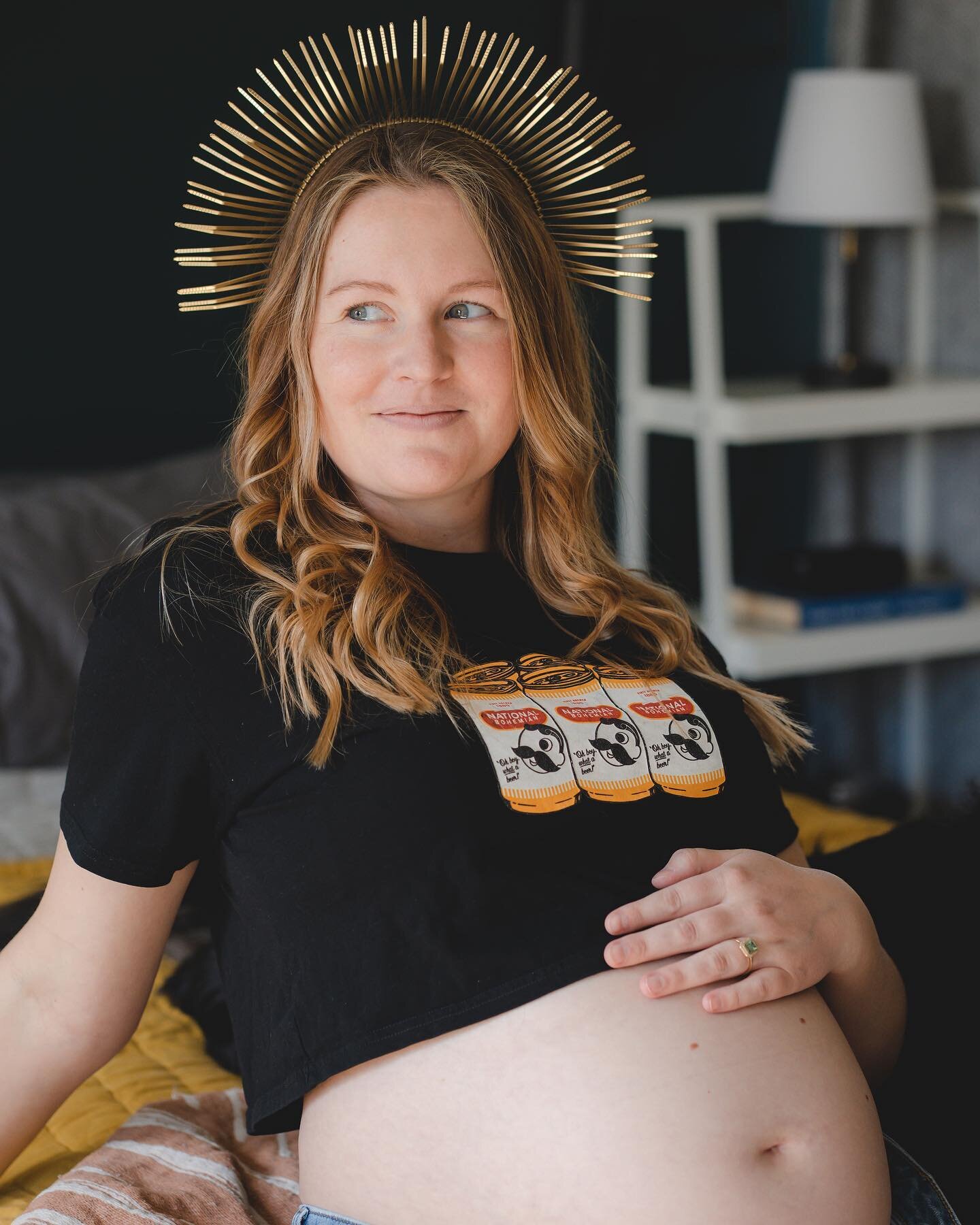 Maternity leave is officially here 🎉 Y&rsquo;all know I had to take at least one Baltimore-themed photo! 🧡

Thank you @rmbrandphotography for the amazing photos! Baby bump has grown since these photos were taken &hellip; 🤯

Swipe for baby&rsquo;s 