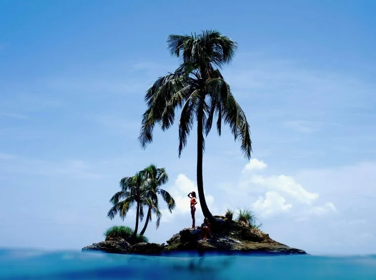 Electrify Magazine - 'Morgan Maassen is Chasing Waves with a Camera in Tow'
