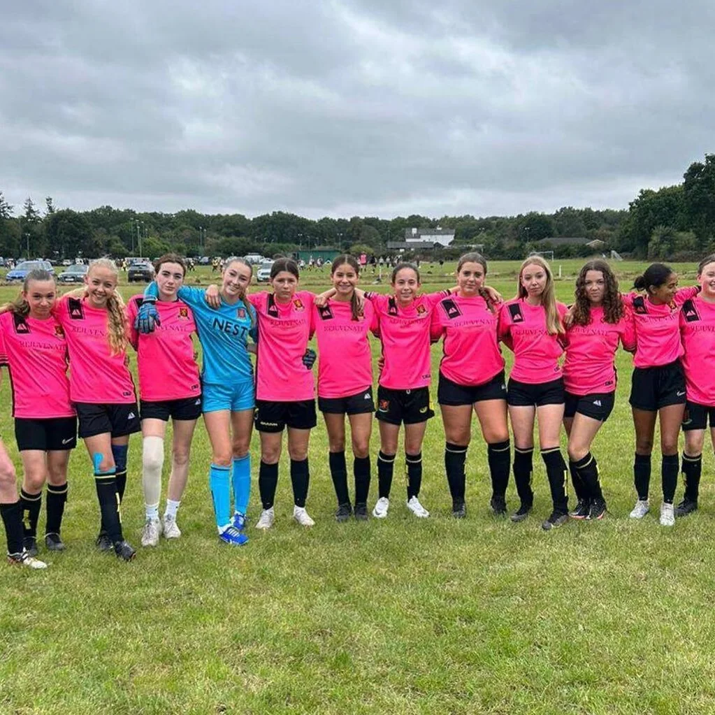 We are SO proud to support @footscraylionesses U15's Yellows team. 

Come on the girls 🙌 @rejuvenatewithalanna 

@jonnywotton @darcey_wotton 

#football #U15's #u15girls #womensfootball #girls #u15girlssoccer #football #kent #london #lioness #liones