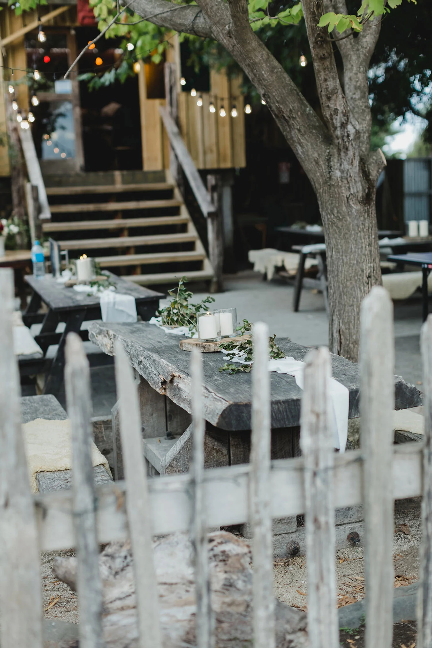 courtyard-wedding-outside-crab-farm.jpg