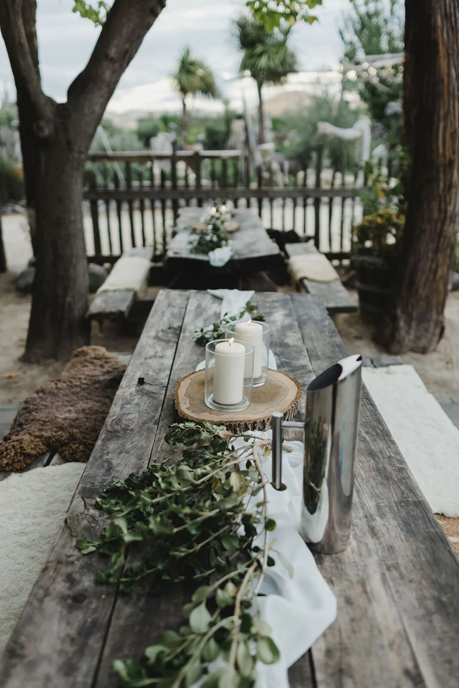 table-setup-wedding-courtyard-crab-farm.jpg
