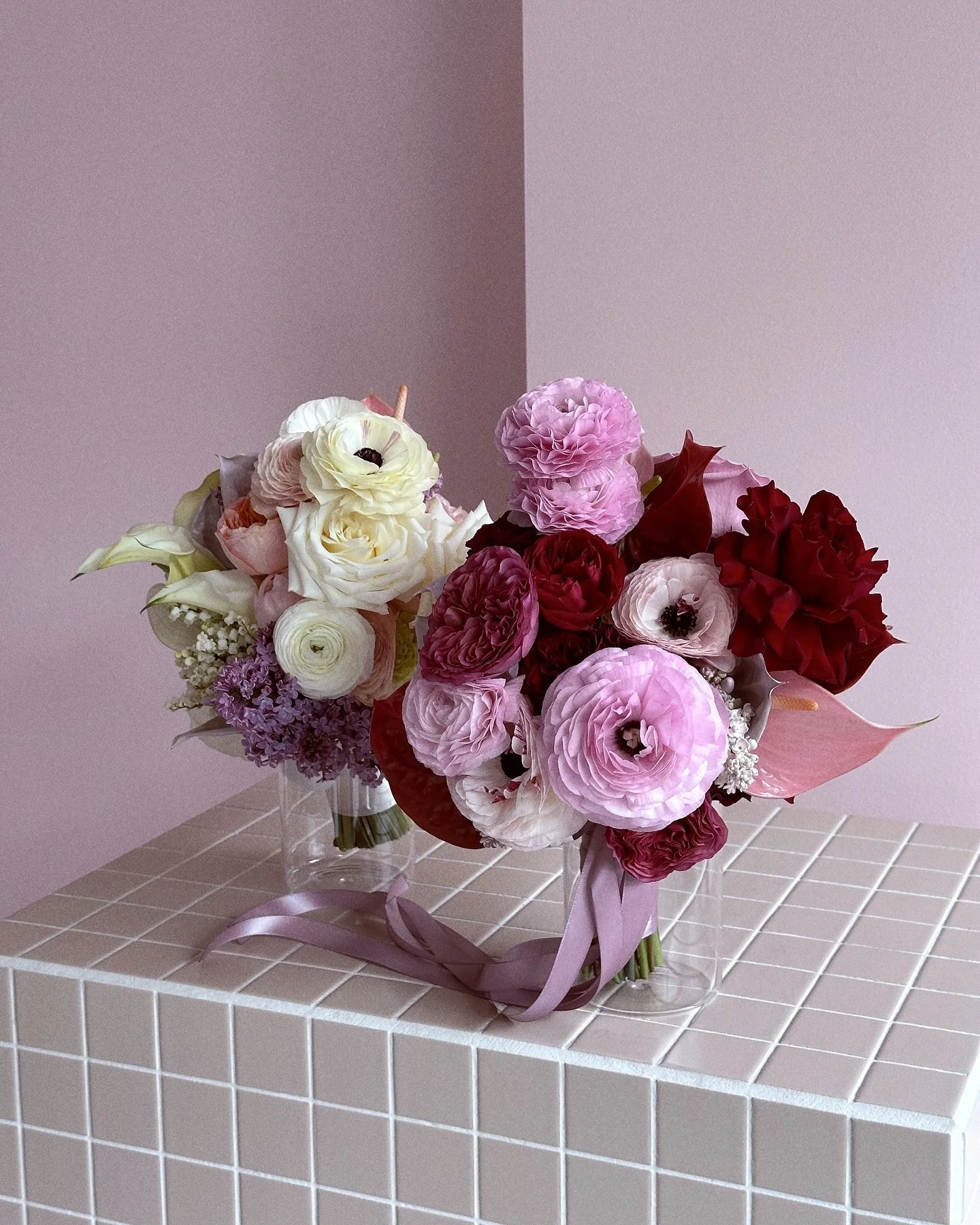 This weekend&rsquo;s Mean Girls 

Elopement bouquets for today&rsquo;s LOVE ON THE RUN celebrations with @wearehosted at @poodlefitzroy 🤍

Seasonal FBMJ favourites in shades of mixed pastel &amp; mixed reds + pinks.
