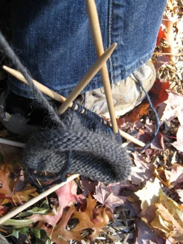autumn-knitting-768x1024.jpg