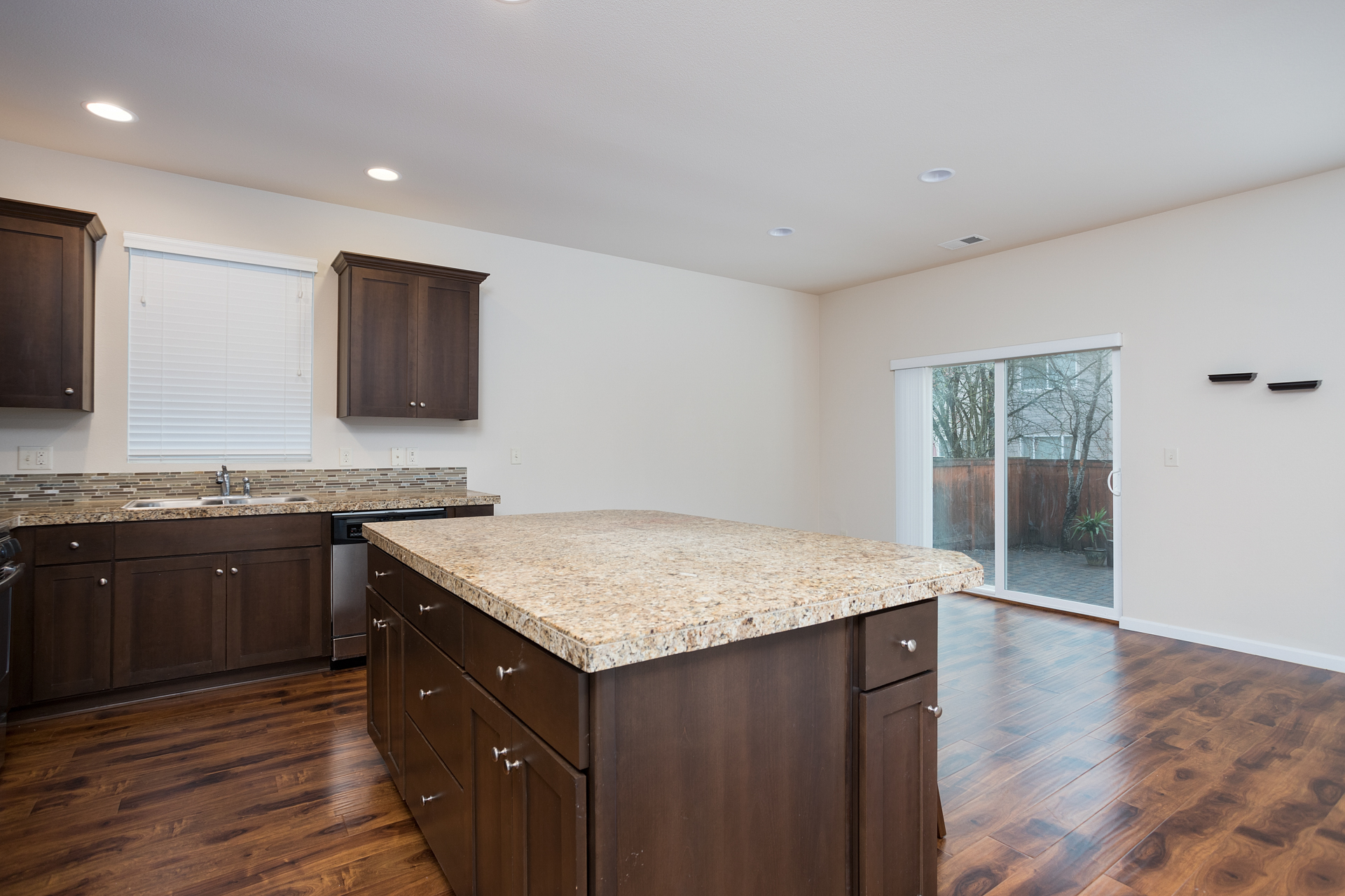 Kitchen/Dining Area