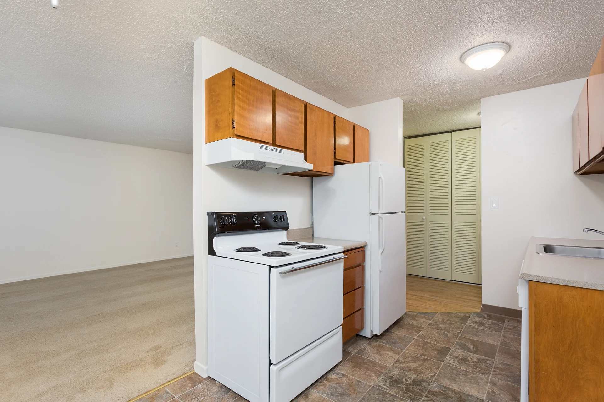 2121 SW Multnomah Blvd