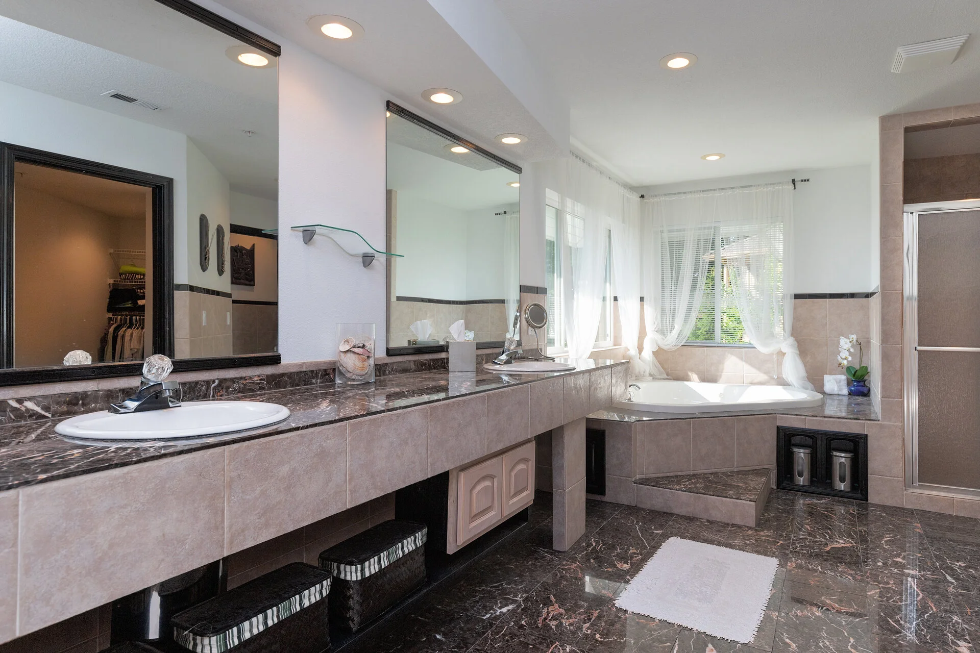 Huge Master Bath
