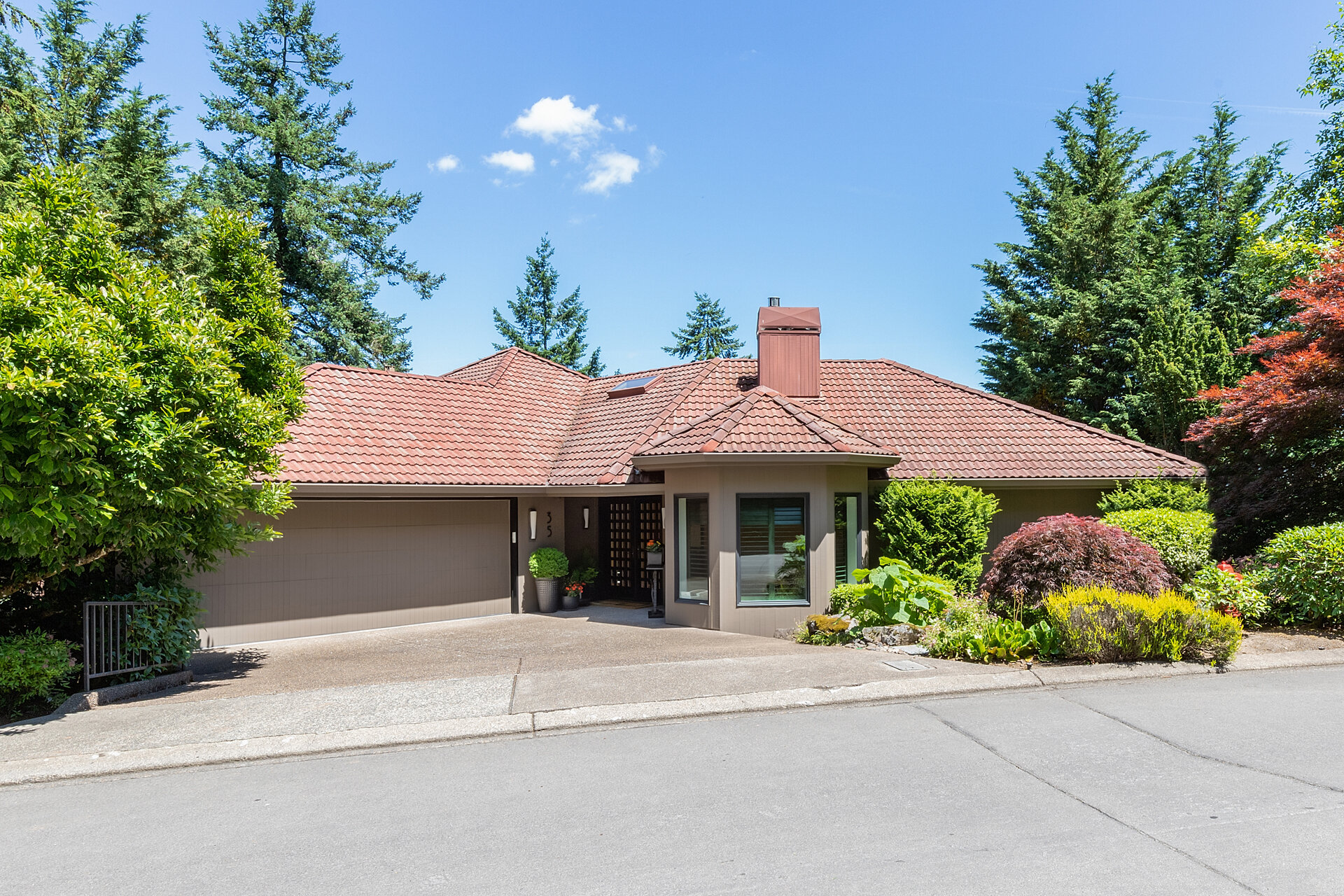 Beautiful Lake Oswego Home