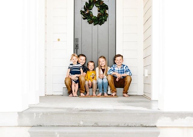 Just some porch pictures from the days of quarantine 🤍
#utahphotographer #familyphotography #photooftheday #utahweddingphotographer #utahfamilyphotographer #photooftheday #justgoshoot