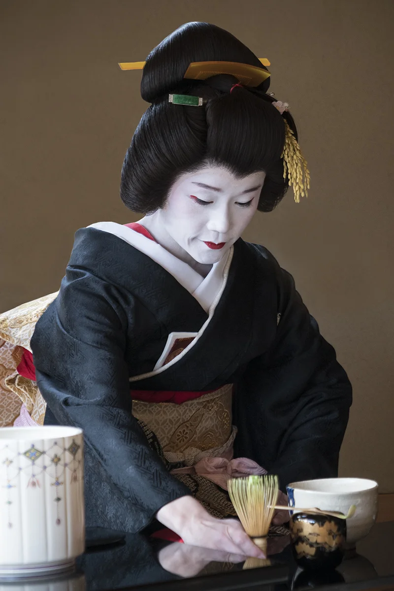 JAP Geiko in Hotel 14 copy.jpg