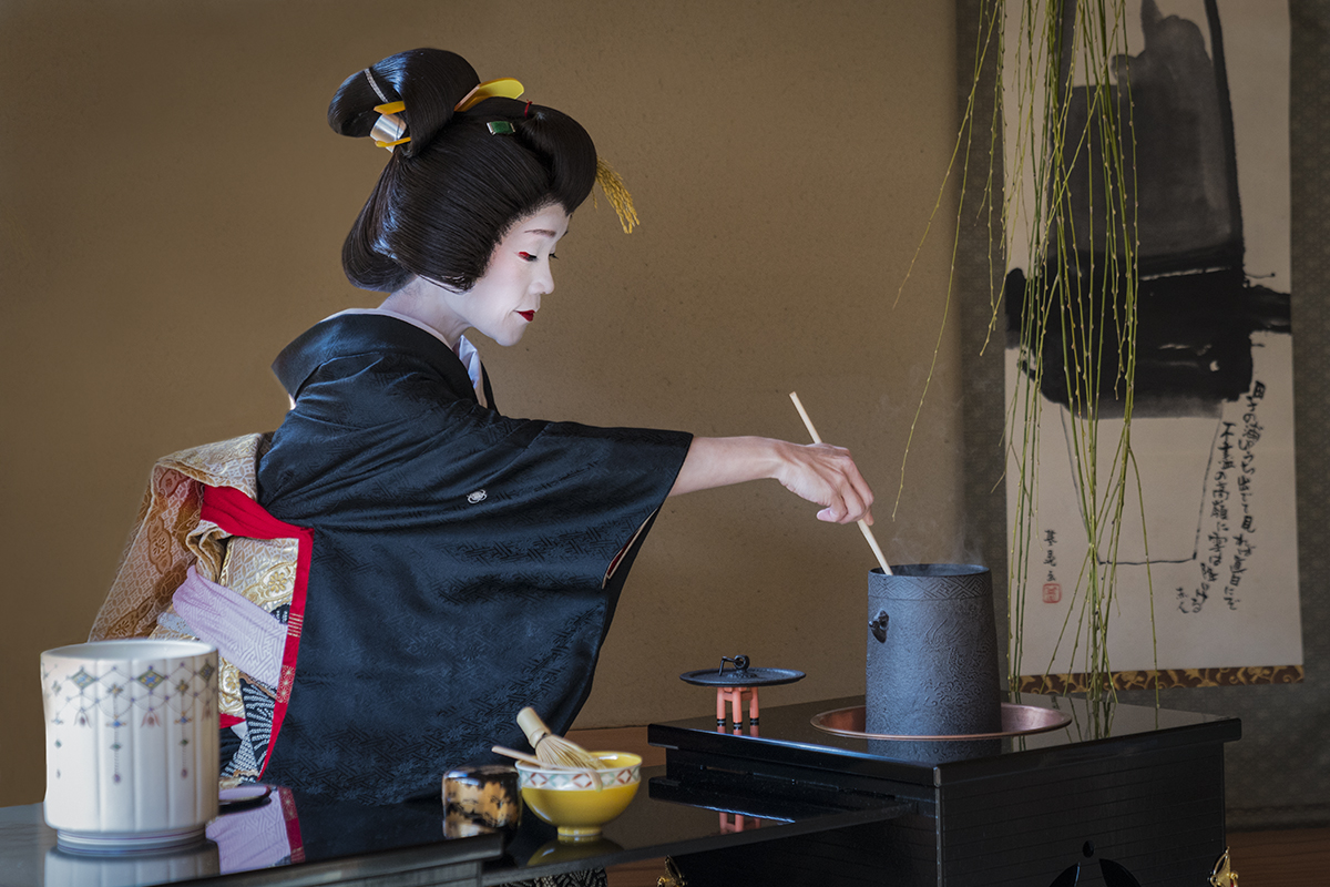 JAP Geisha Tea Ceremony 2bg copy.jpg