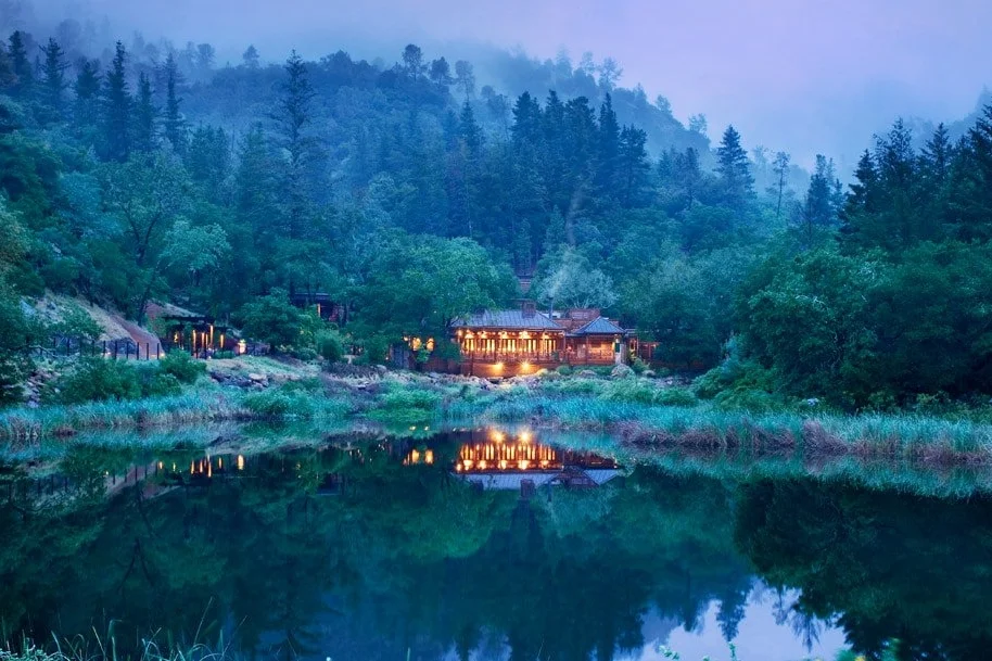 CR_dine_lakehouse.jpg