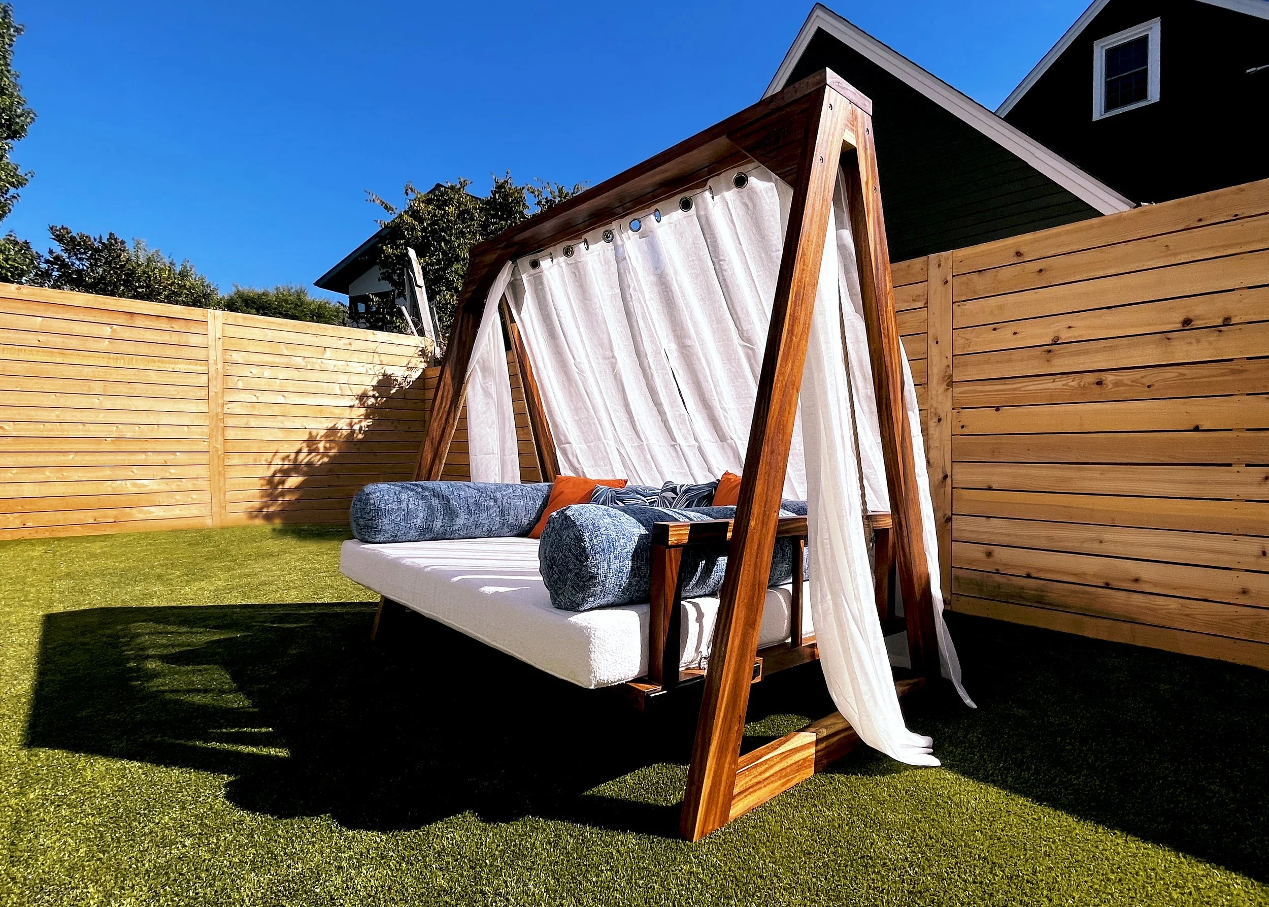 OMW_Daybed_9222_5.jpg