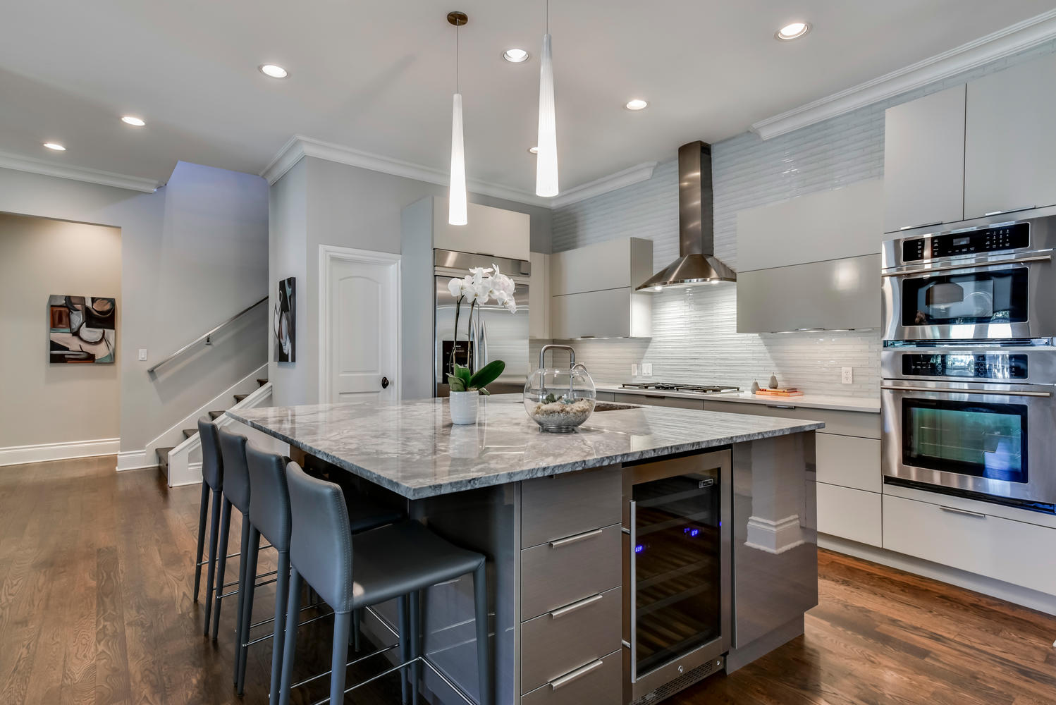 3407-Clearview-Dr-large-019-10-Kitchen-and-Breakfast-05-1499x1000-72dpi.png