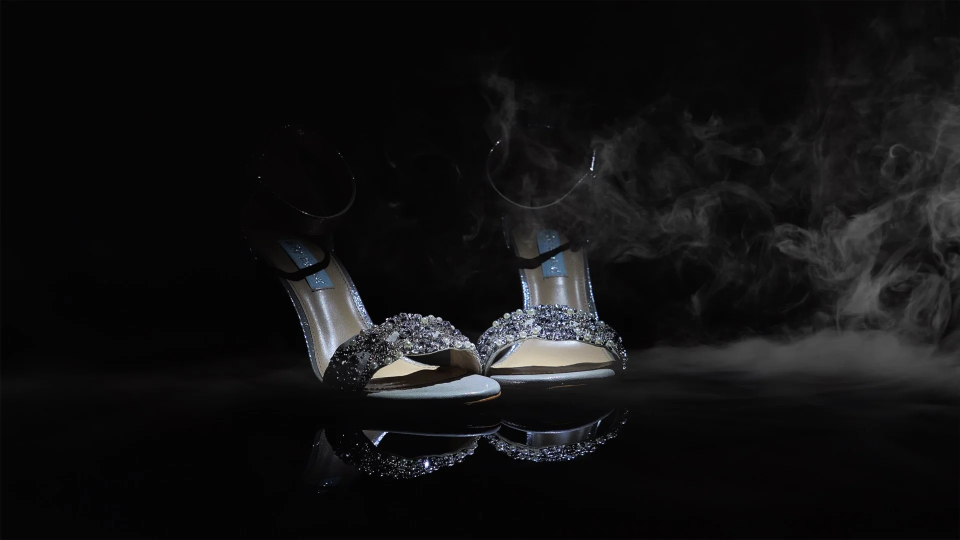 Selena & Mat Shoe smoke .jpg