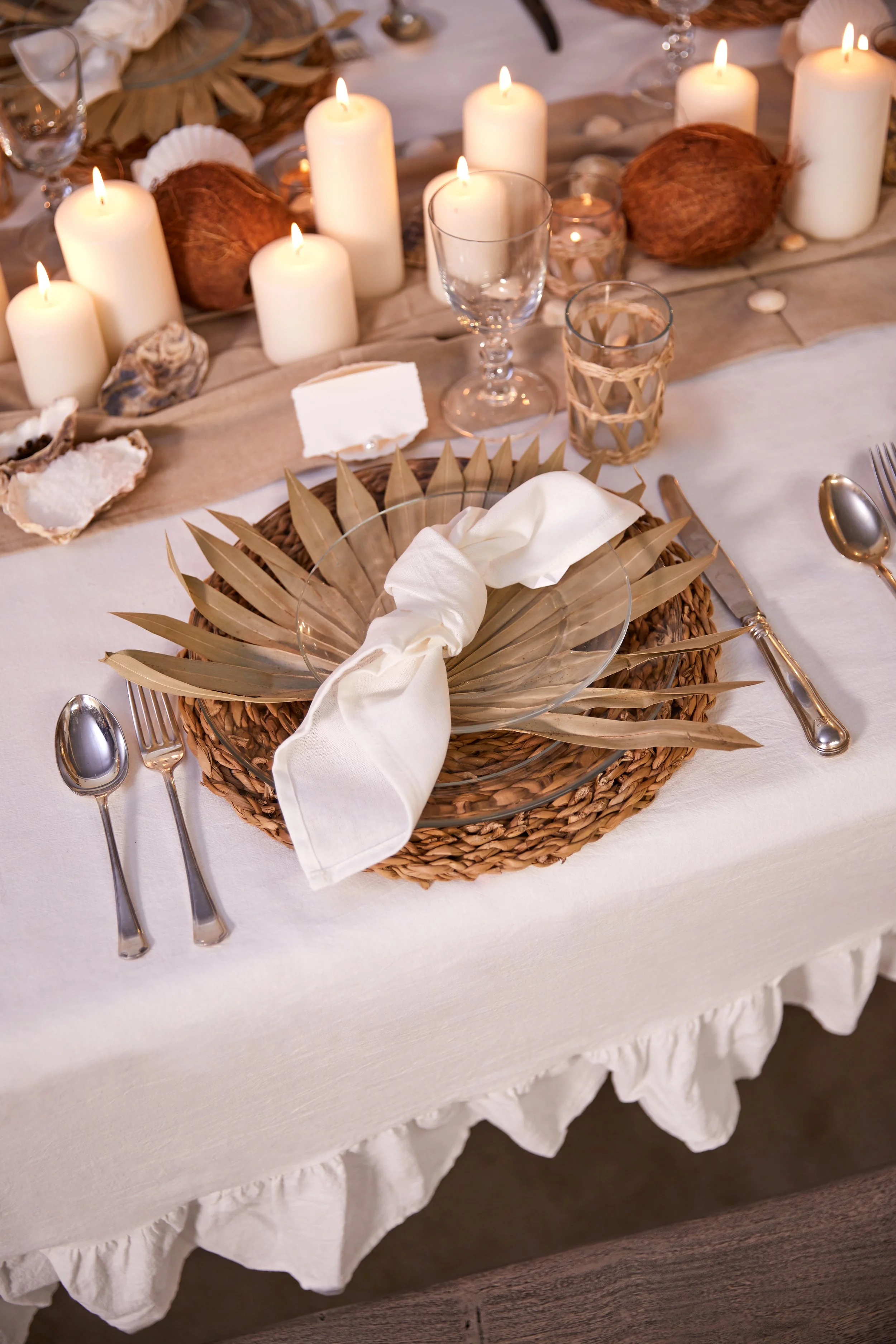 TABLE LUCY3710_EDIT.jpg
