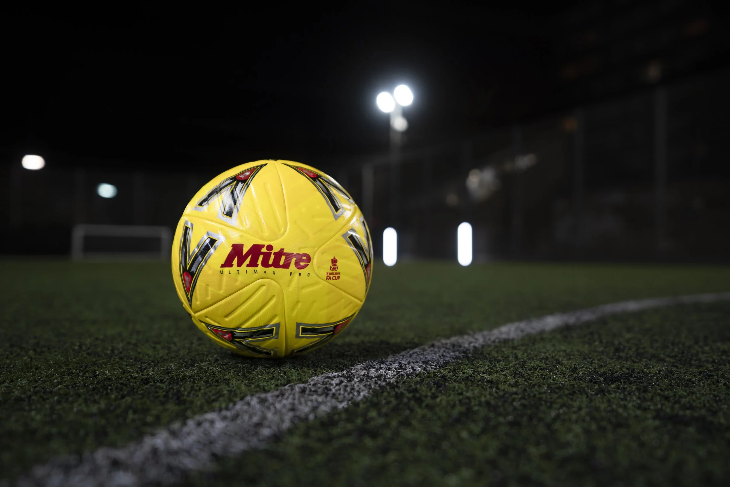MItre Fluo1131.jpg