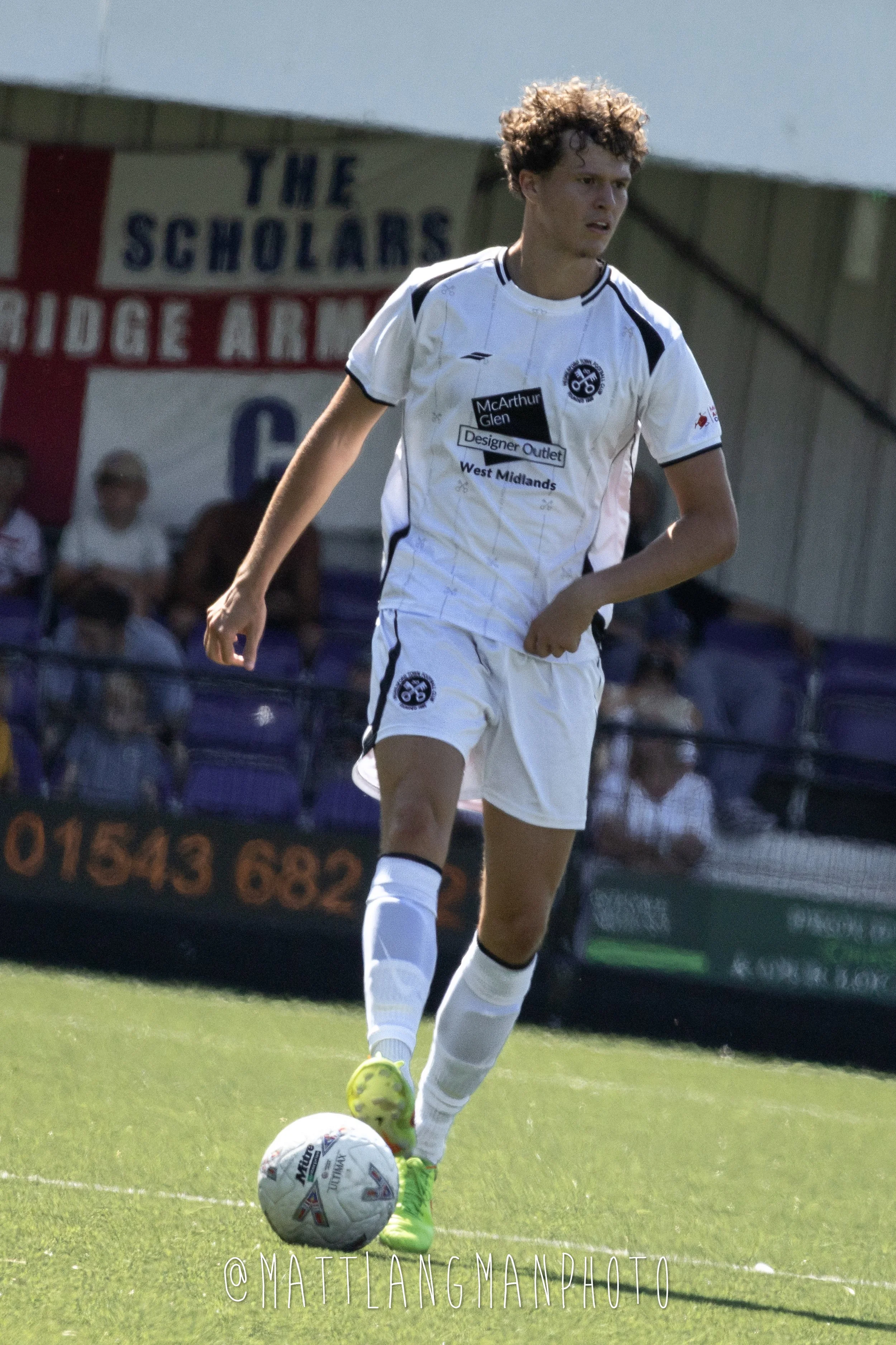 PLAYER SIGNINGS-53.jpg