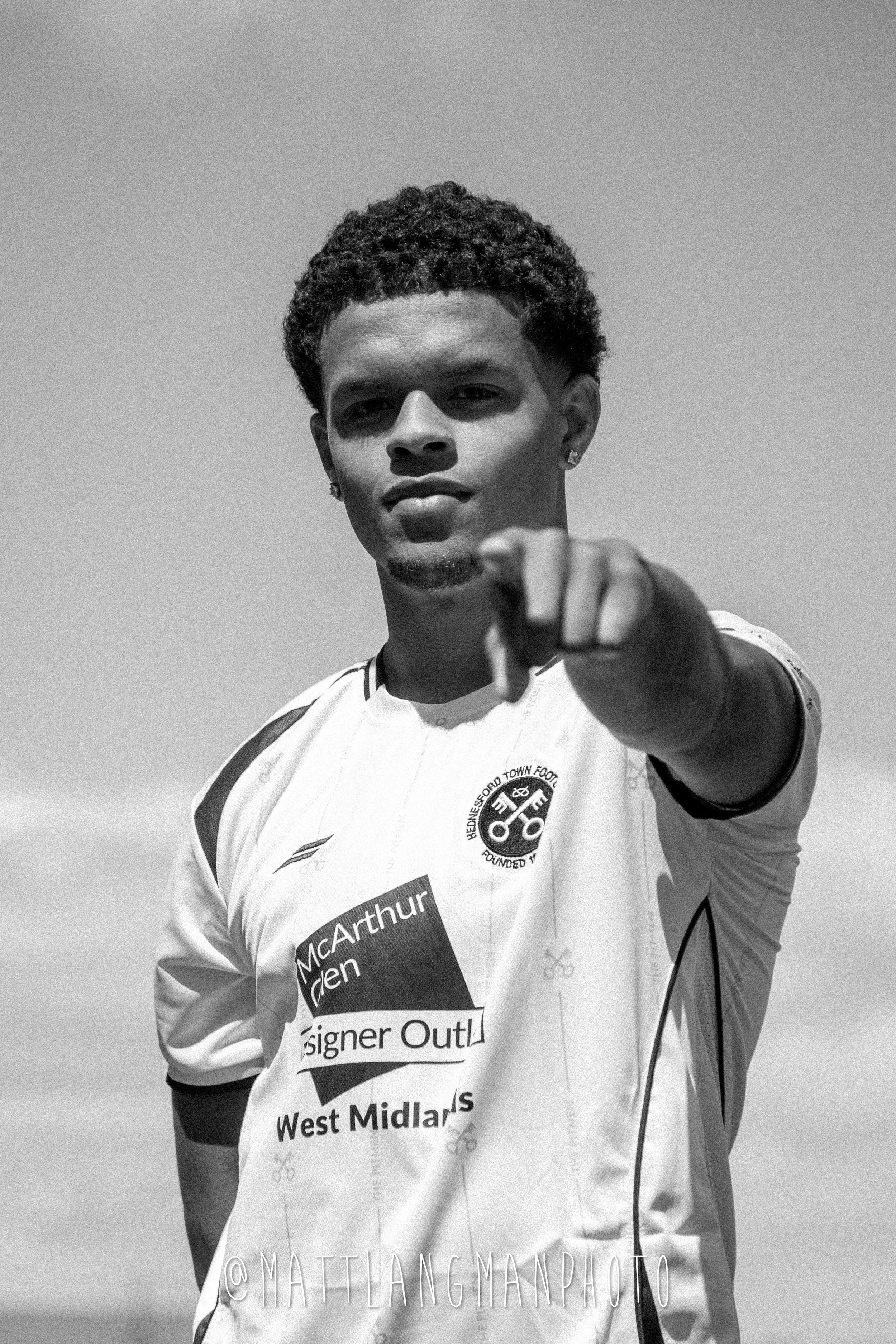 PLAYER SIGNINGS-48.jpg