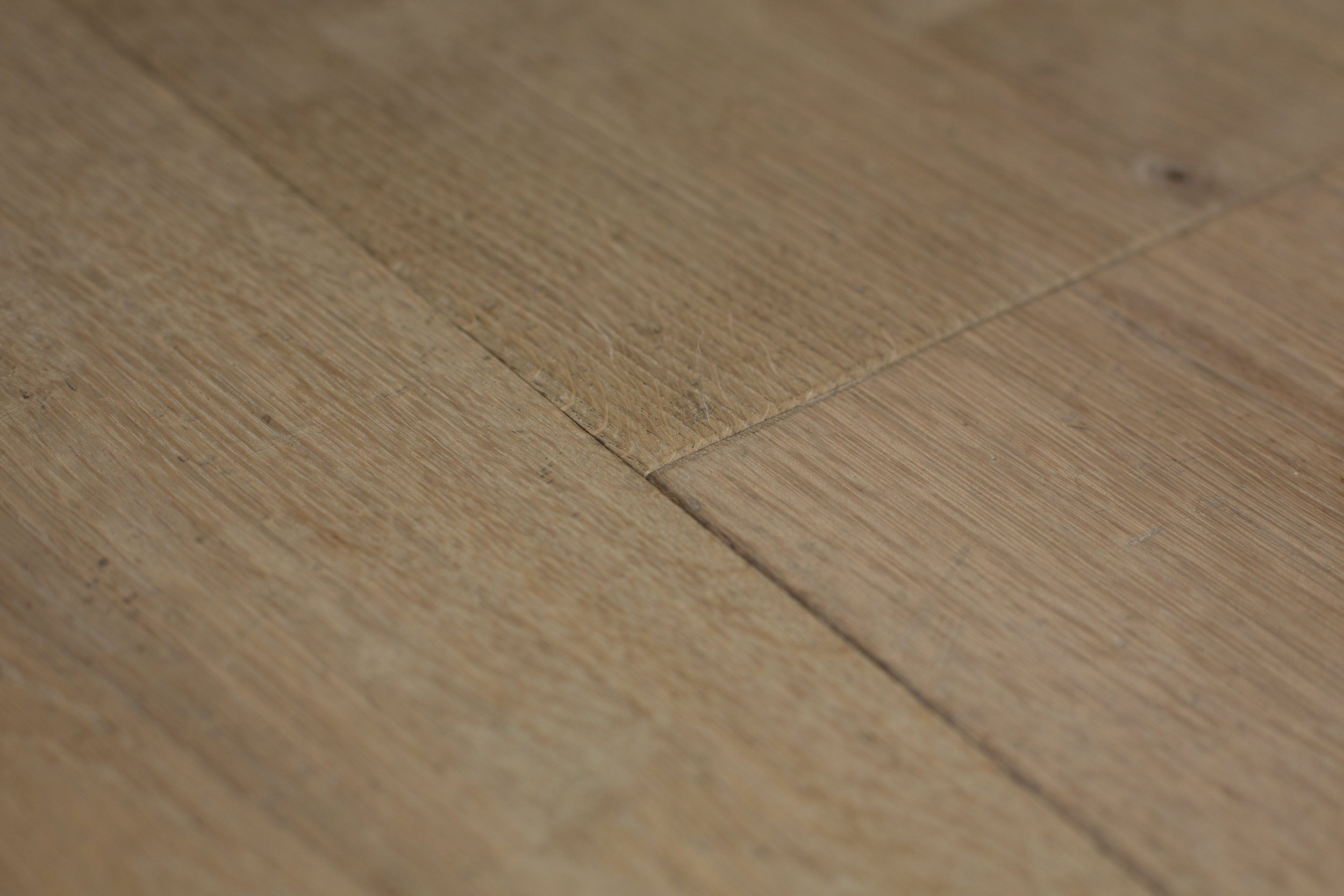 Wide board oak flooring