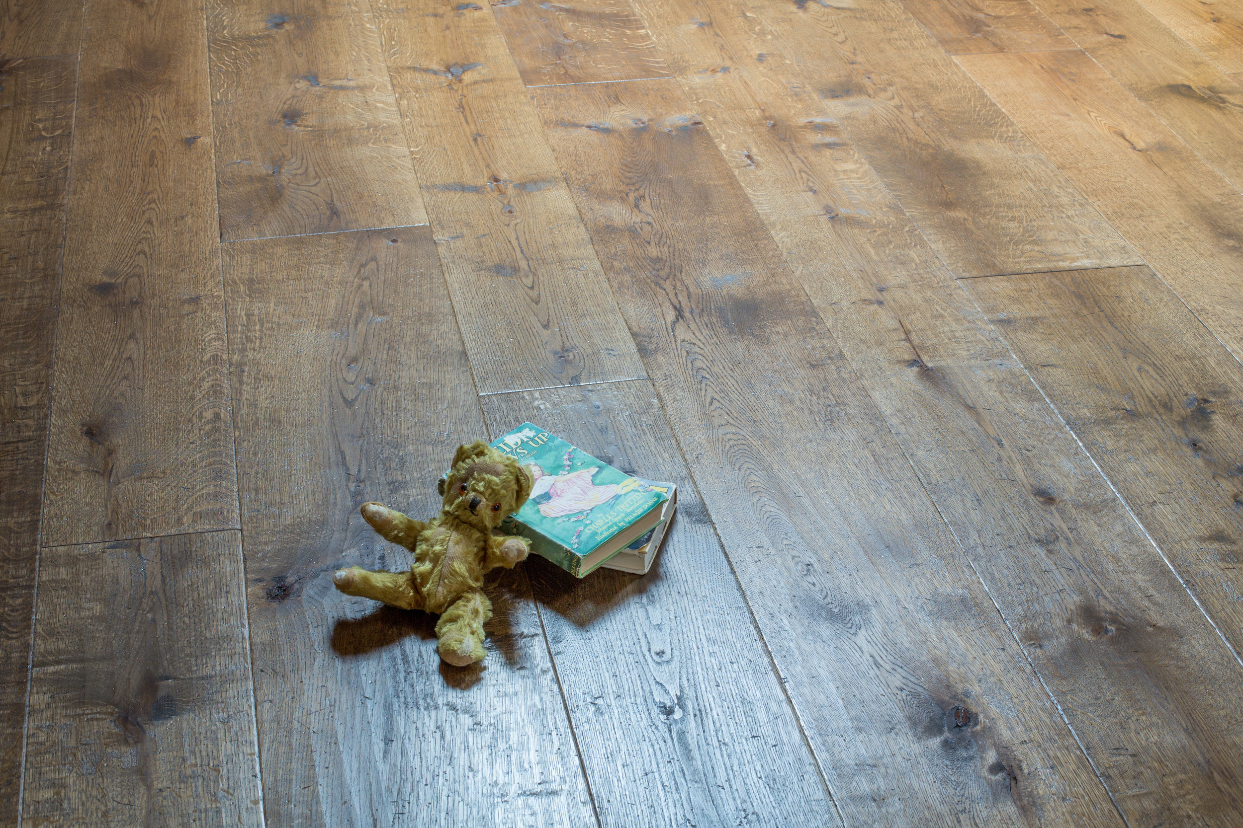 Handcrafted old oak flooring