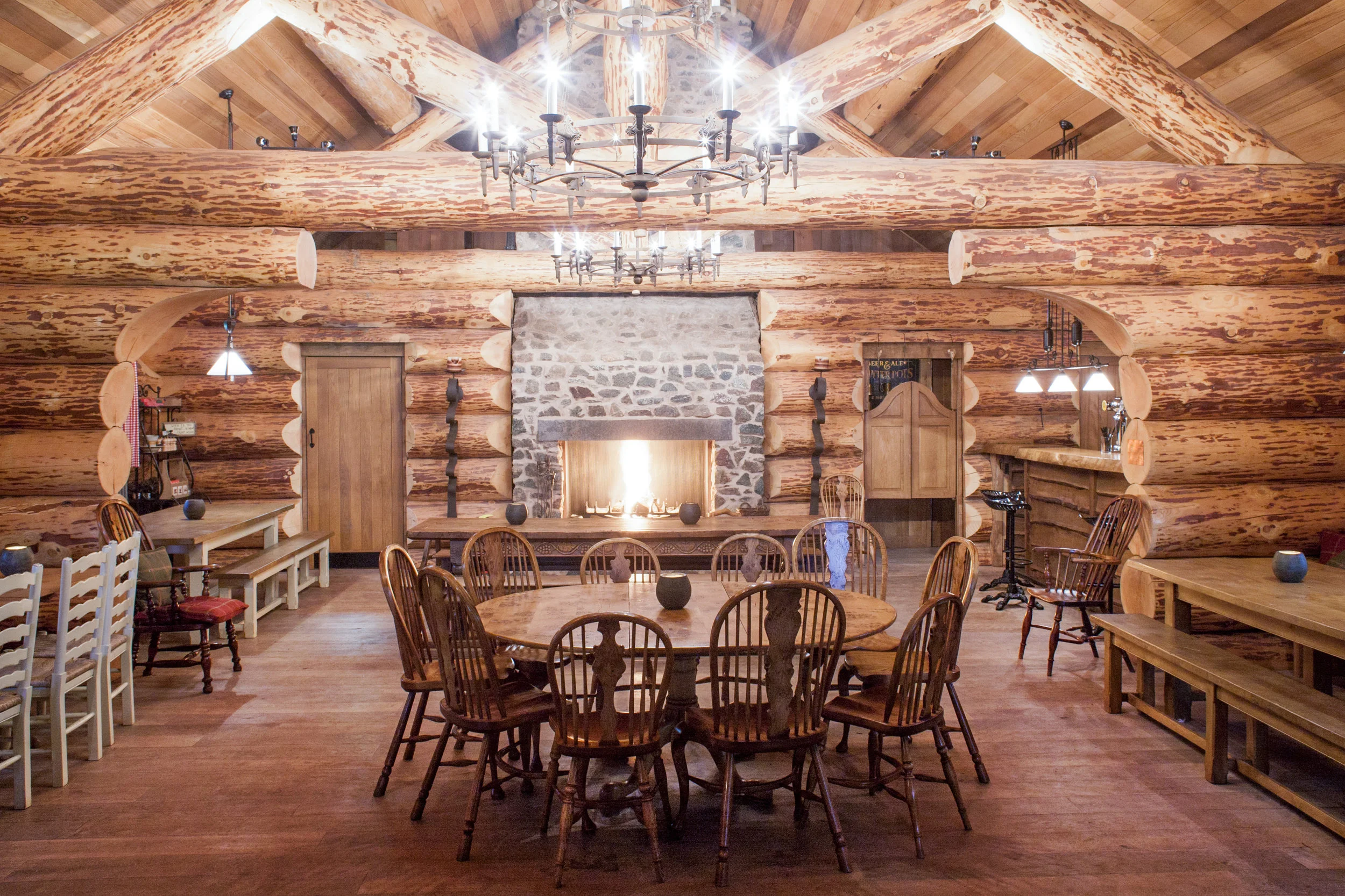 reclaimed oak flooring substitute.jpg