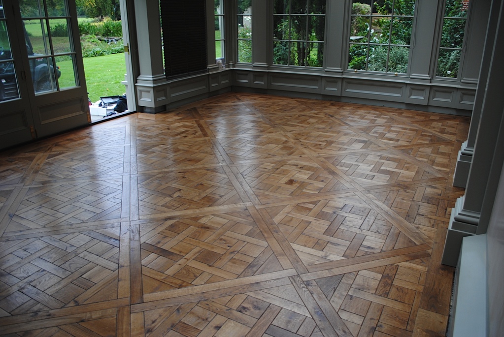 Versailles panels in a conservatory 