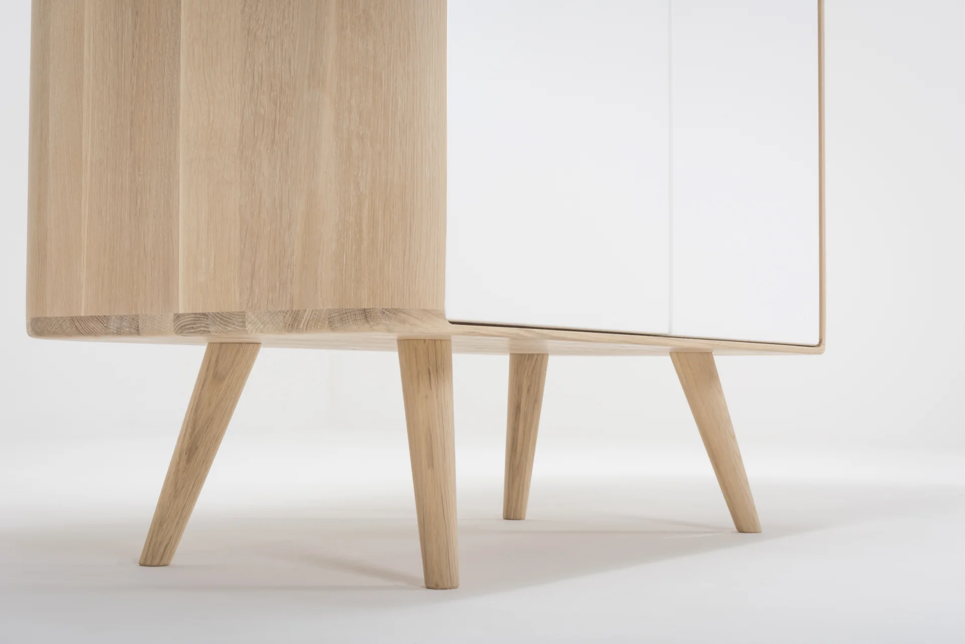 lq-st-ena-cabinet-90x42x170-oak-white-1015-mdf-white-lacquered-ral-9010-11.jpg