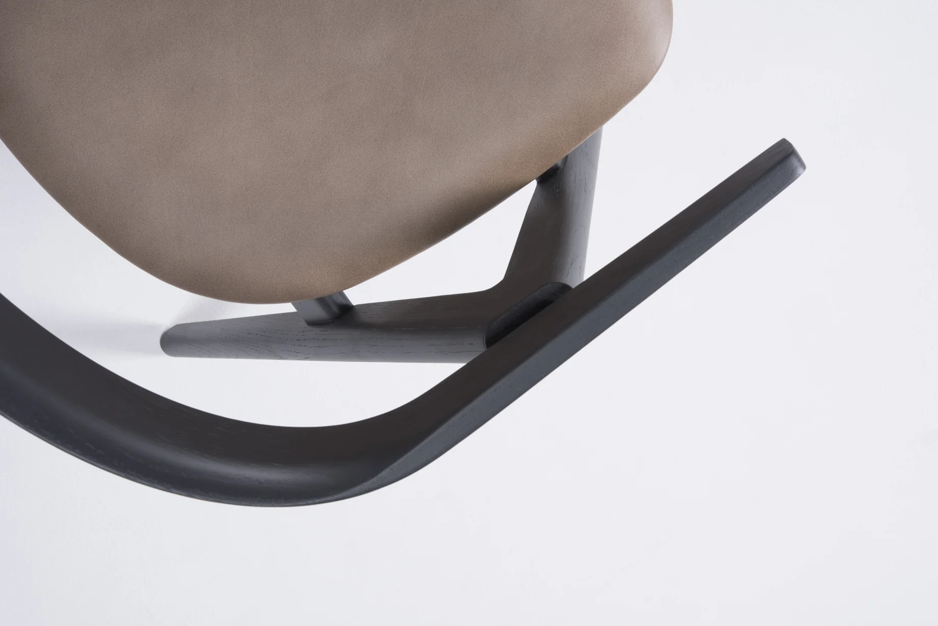 lq-st-ava-black-detail-01.jpg