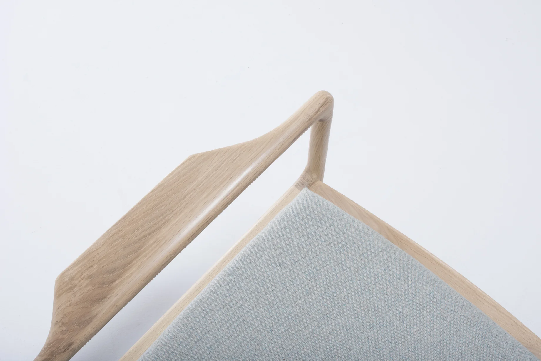 lq-st-dedo-lounge-chair-oak-white-1015-newbury-mlf-10-5.jpg