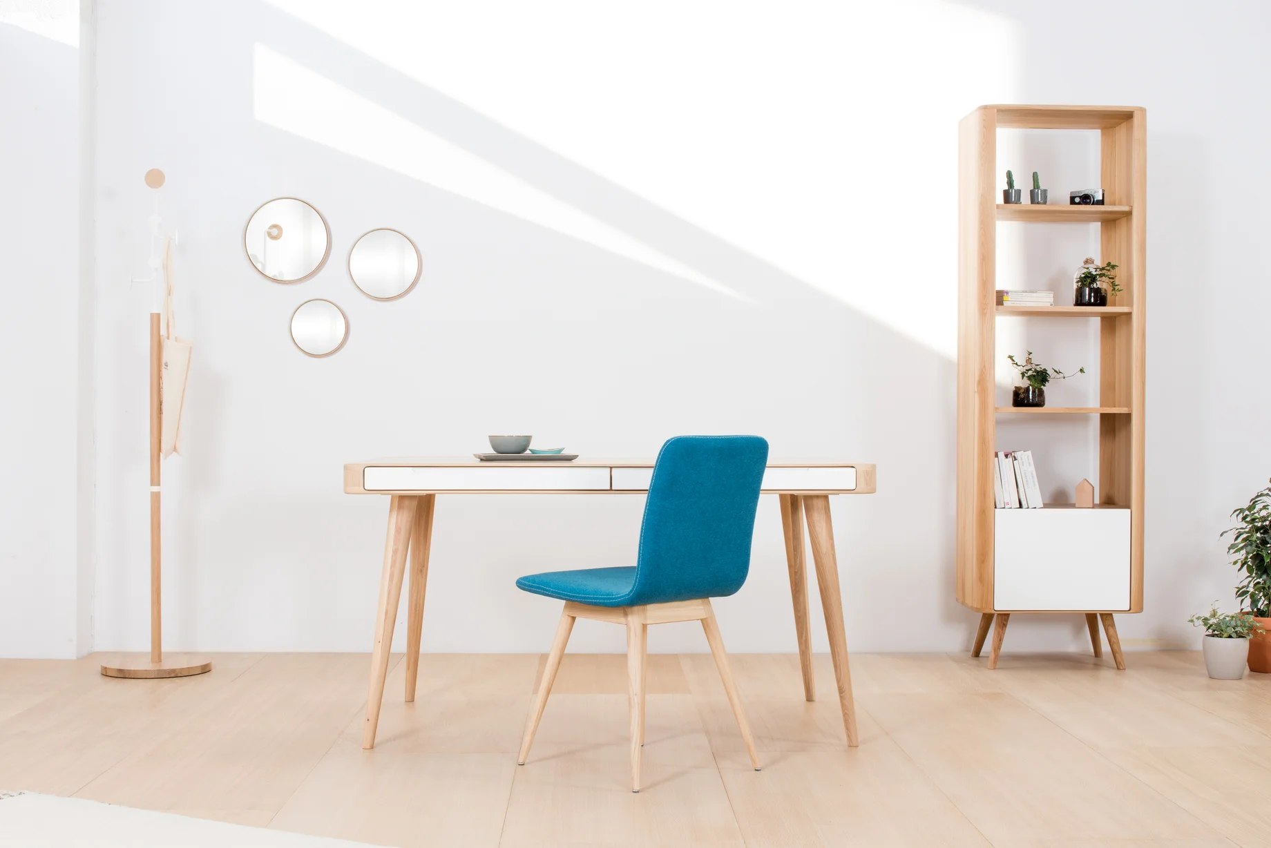 lq-am-hook-coat-stand-look-mirror-ena-table-two-ena-chair-ena-shelf-1.jpg